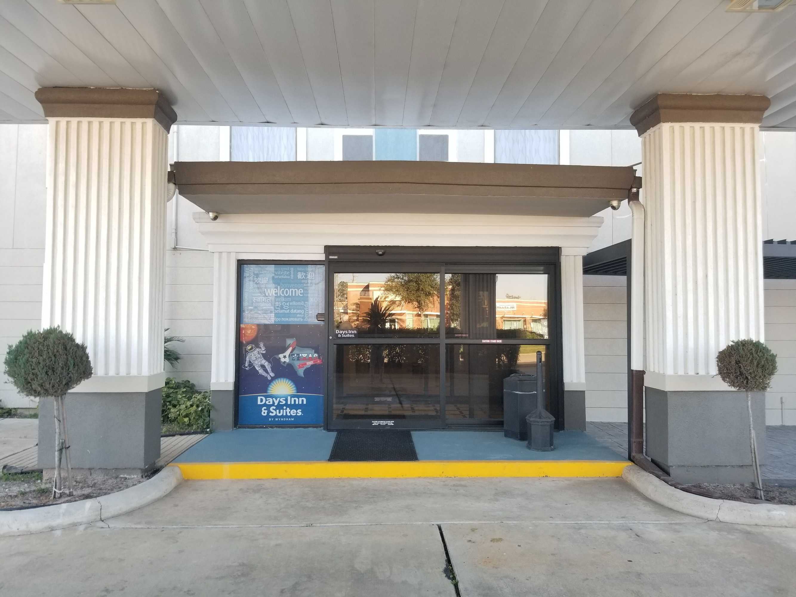 Gift card for Days Inn & Suites by Wyndham Webster Nasa-Clearlake-Houston Gift card for Days Inn & Suites by Wyndham Webster Nasa-Clearlake-Houston