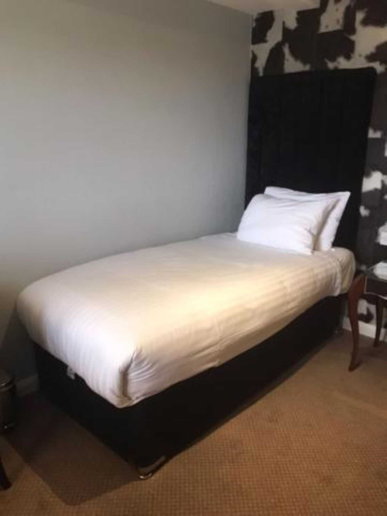 Gift card for Barons Court Hotel Walsall Gift card for Barons Court Hotel Walsall