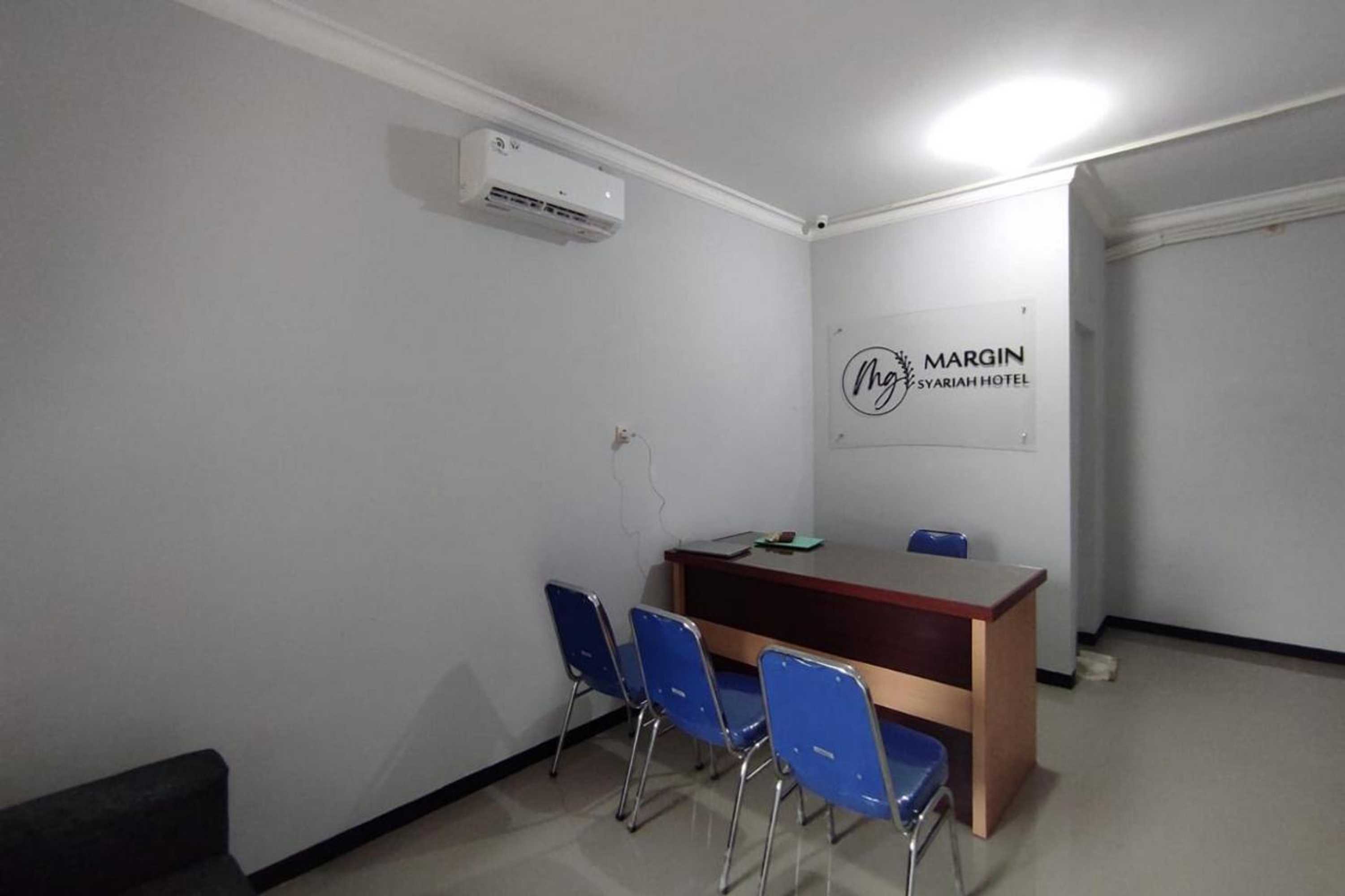 Gift card for Reddoorz Syariah Near Alun Alun Purwokerto 2 Gift card for Reddoorz Syariah Near Alun Alun Purwokerto 2