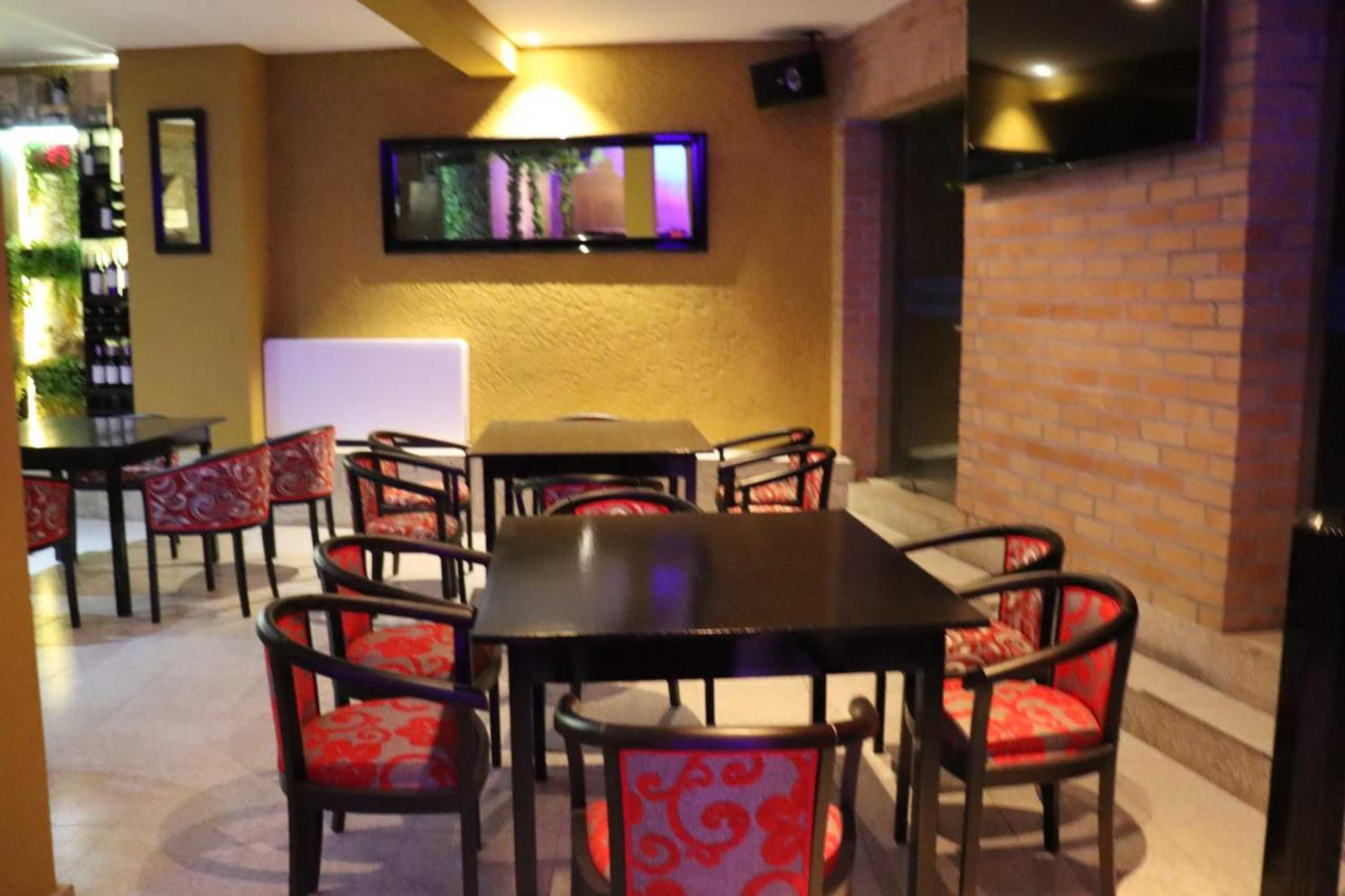 Gift card for Leonchic - Guest House Com Piscina de Água Salgada