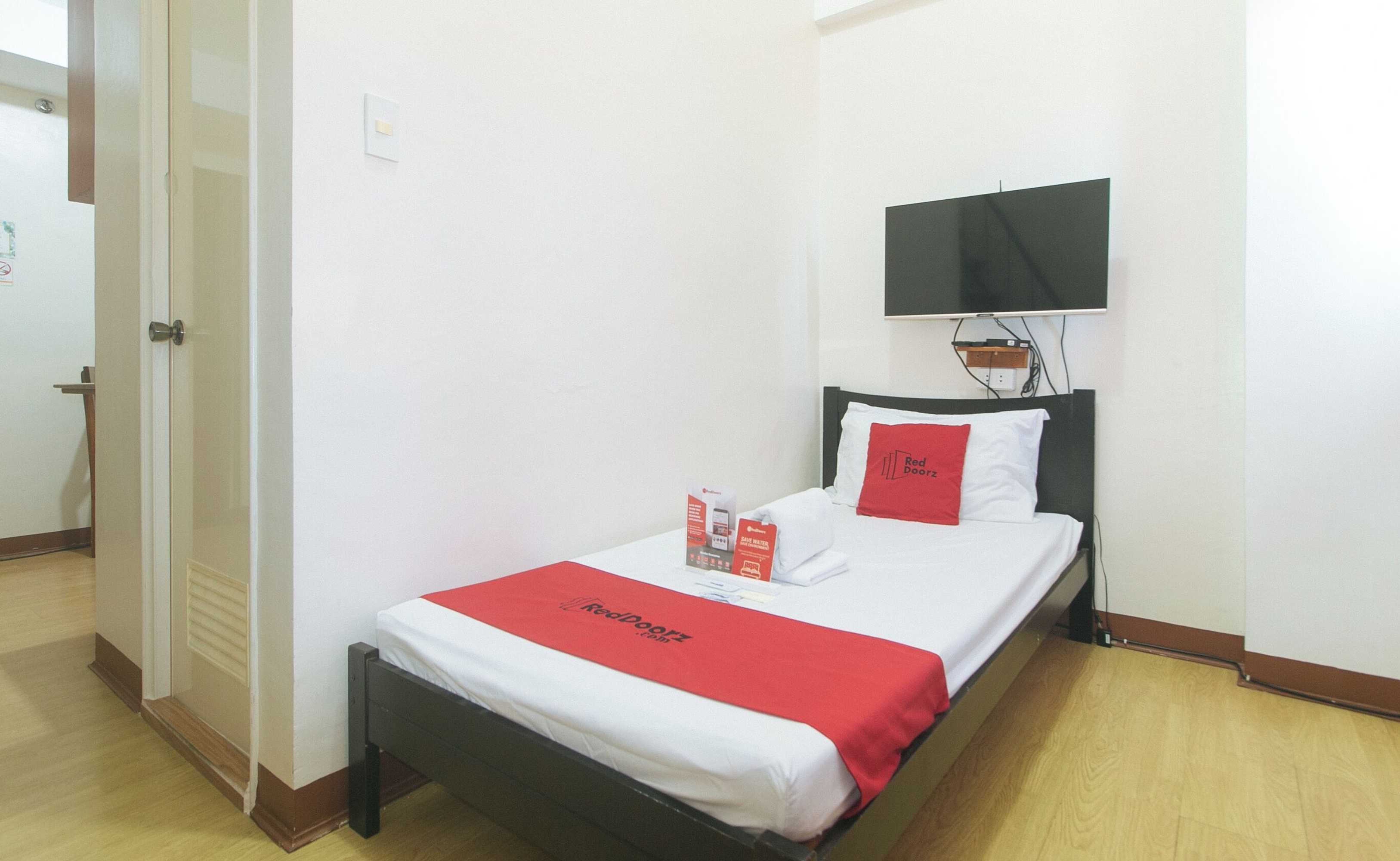 Gift card for Reddoorz @ Moonwalk Paranaque Gift card for Reddoorz @ Moonwalk Paranaque