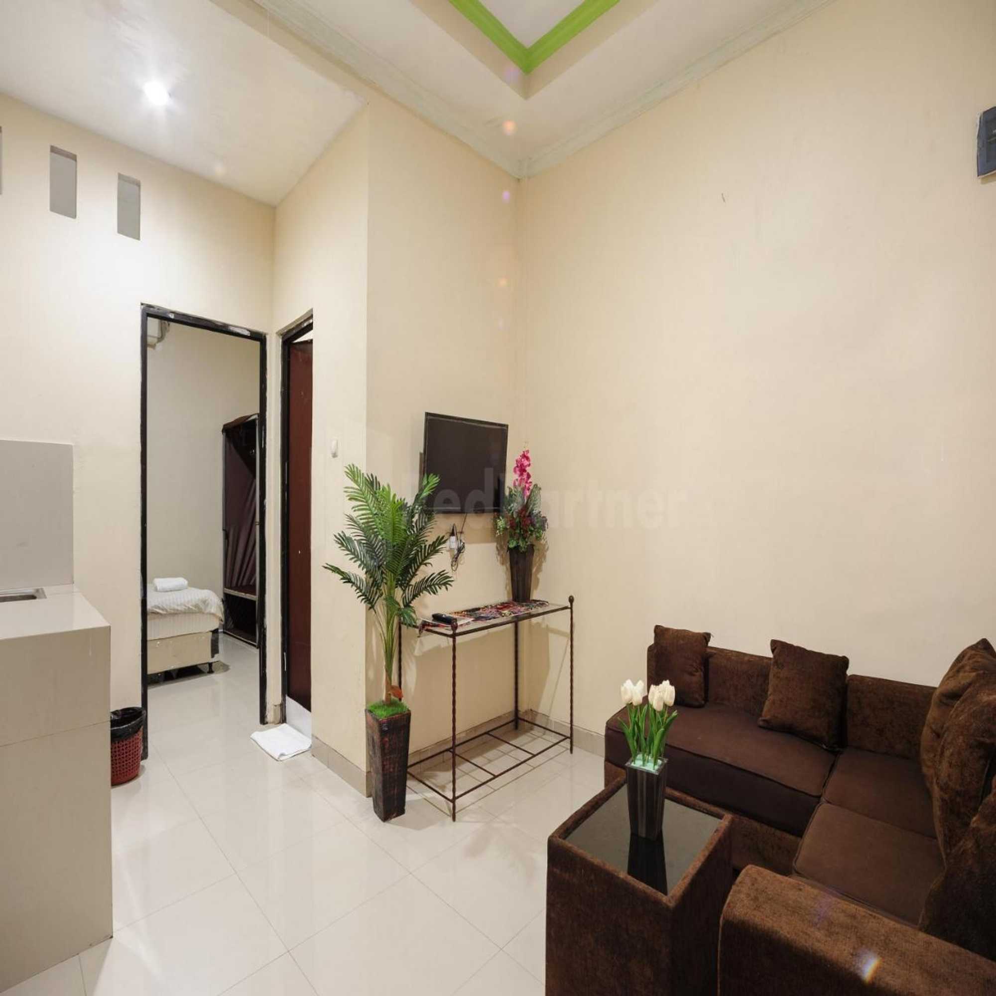 Gift card for Srb Near Mall Ciputra Cibubur Mitra Reddoorz
