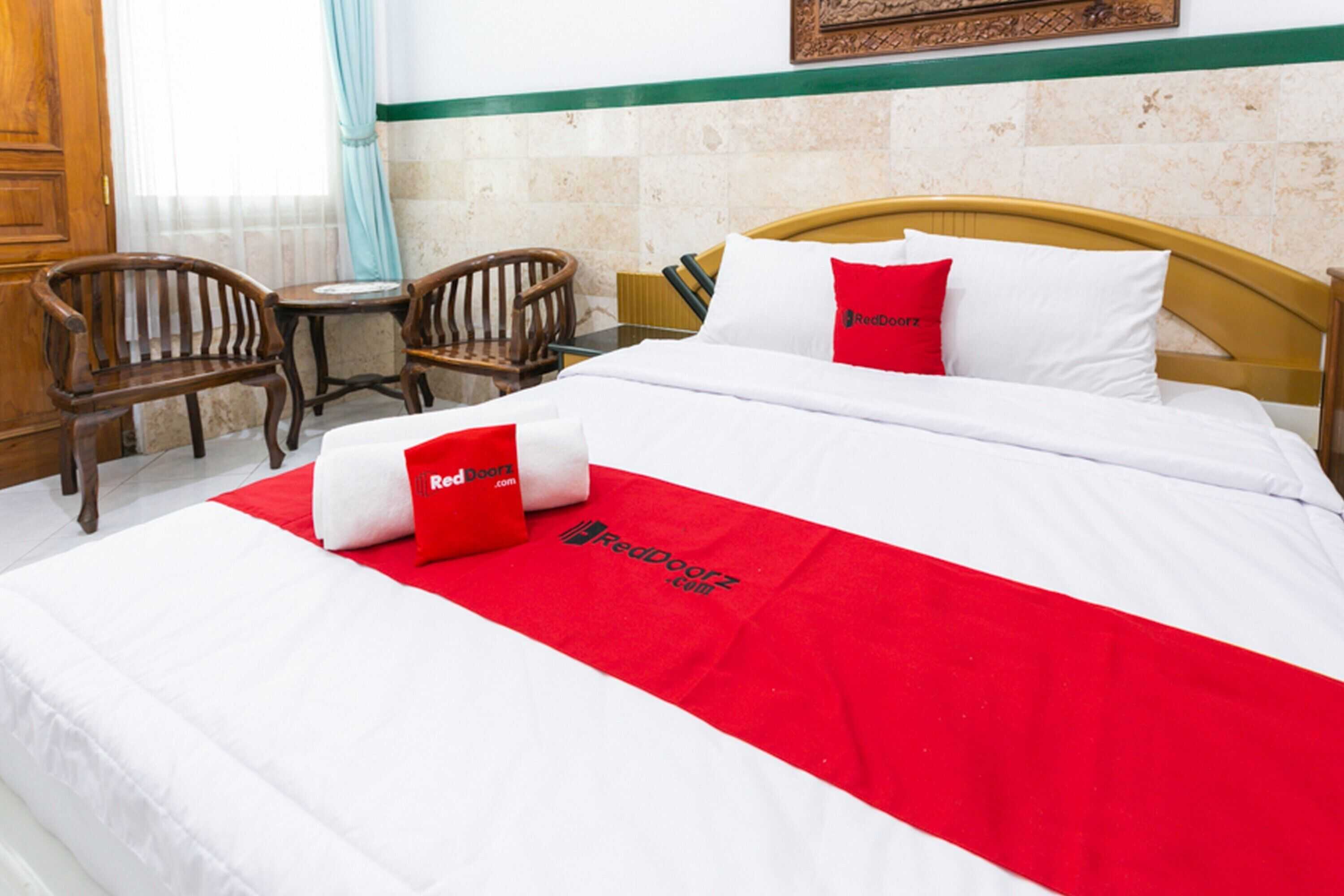 Gift card for Reddoorz Syariah Near Alun Alun Magelang Gift card for Reddoorz Syariah Near Alun Alun Magelang