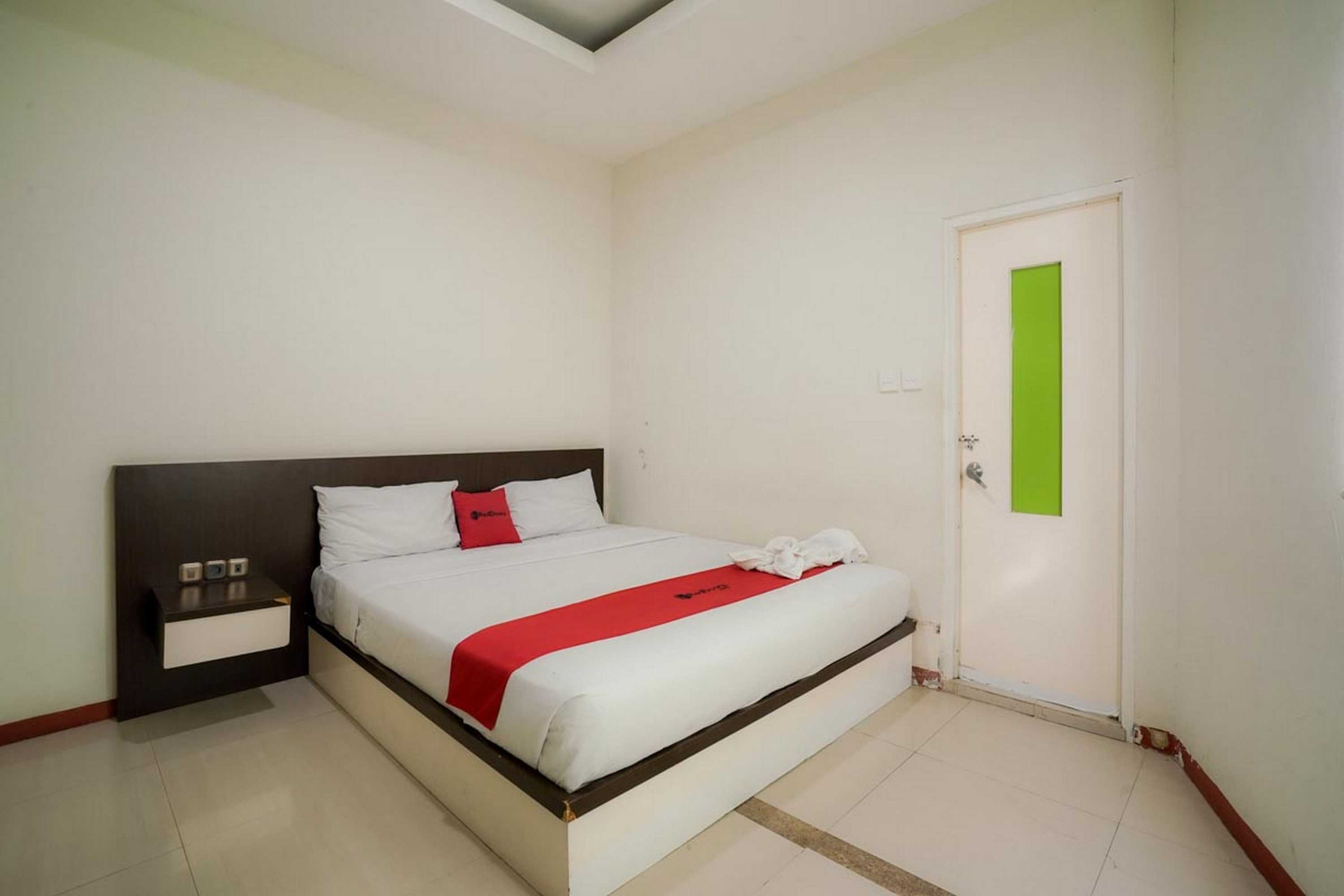 Gift card for Reddoorz Near Pantai Pede Gift card for Reddoorz Near Pantai Pede