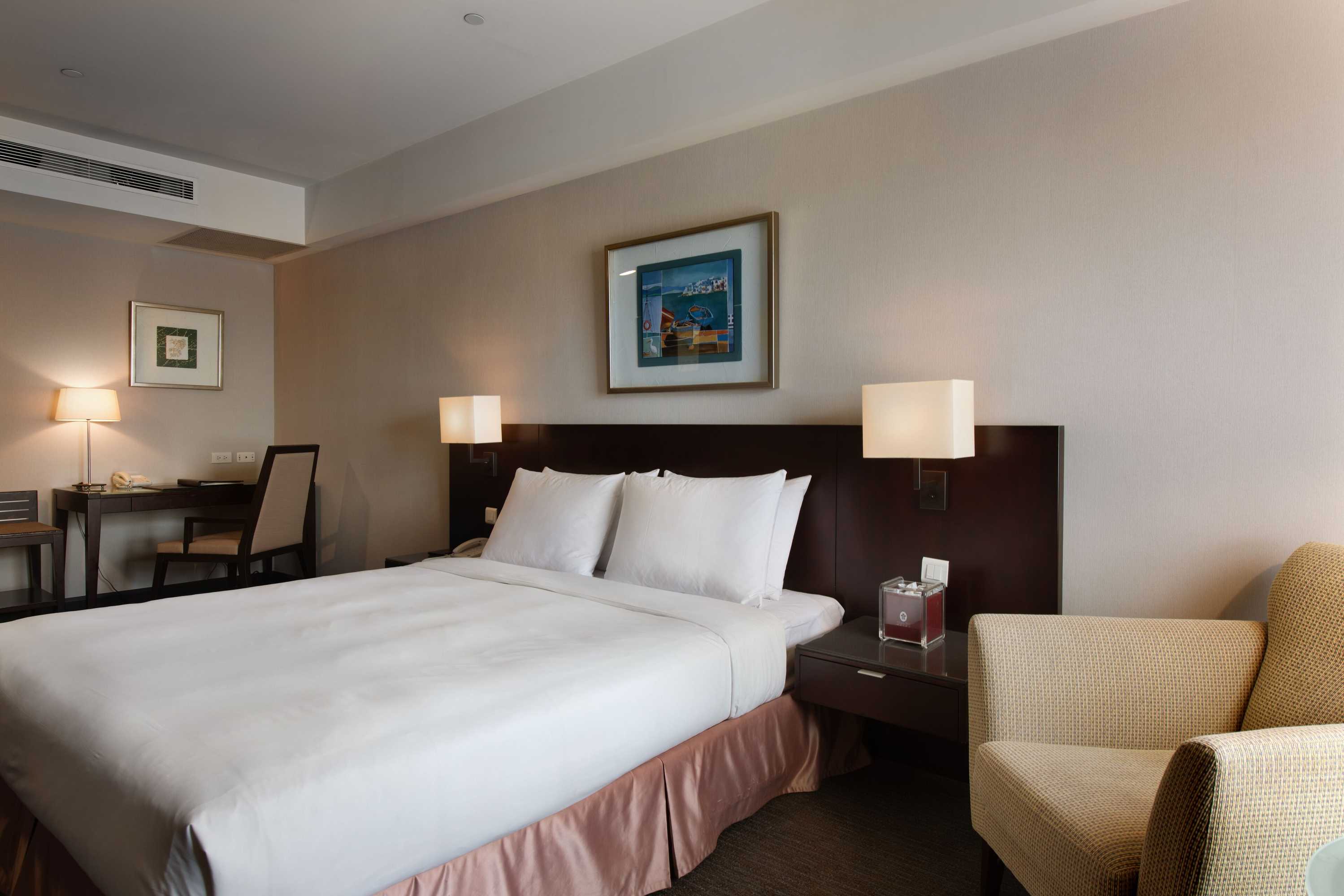 Gift card for Lakeshore Hotel Metropolis I Gift card for Lakeshore Hotel Metropolis I