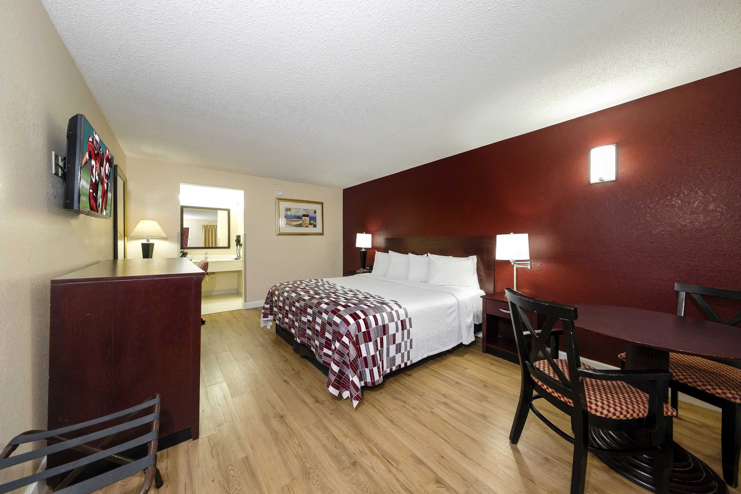 Gift card for Red Roof Inn Ellenton – Bradenton NE Gift card for Red Roof Inn Ellenton – Bradenton NE