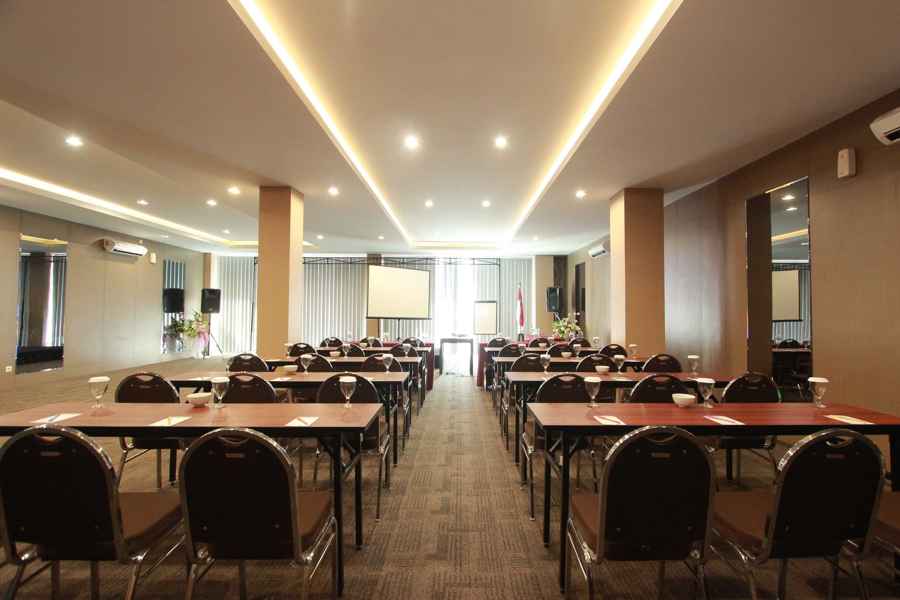 Gift card for Viva Hotel Kediri, Azana Hotels Collection Gift card for Viva Hotel Kediri, Azana Hotels Collection