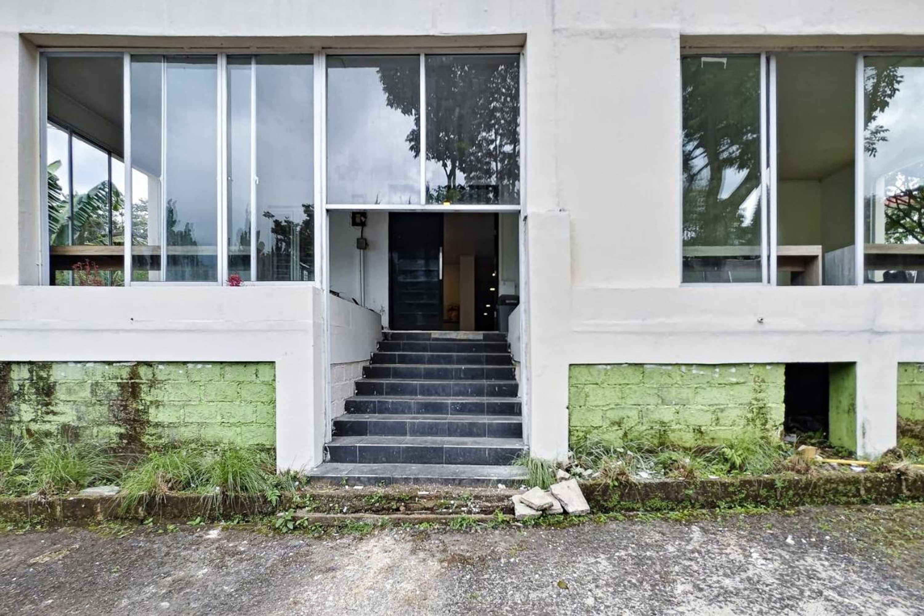 Gift card for Reddoorz Near Taman Safari 3