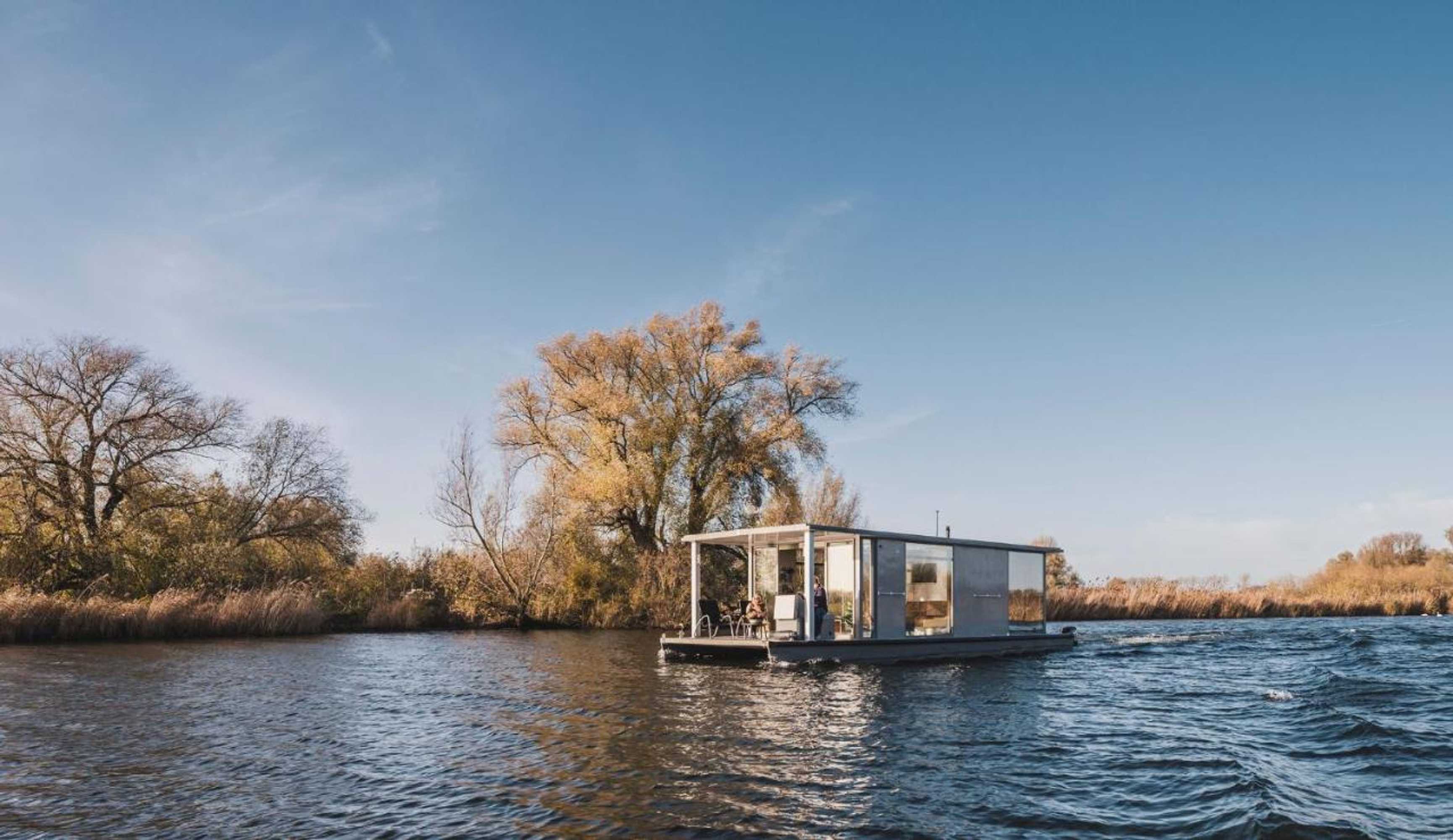 Gift card for Aquahome - NP de Biesbosch - Bijzonder Overnachten op Een Houseboat!