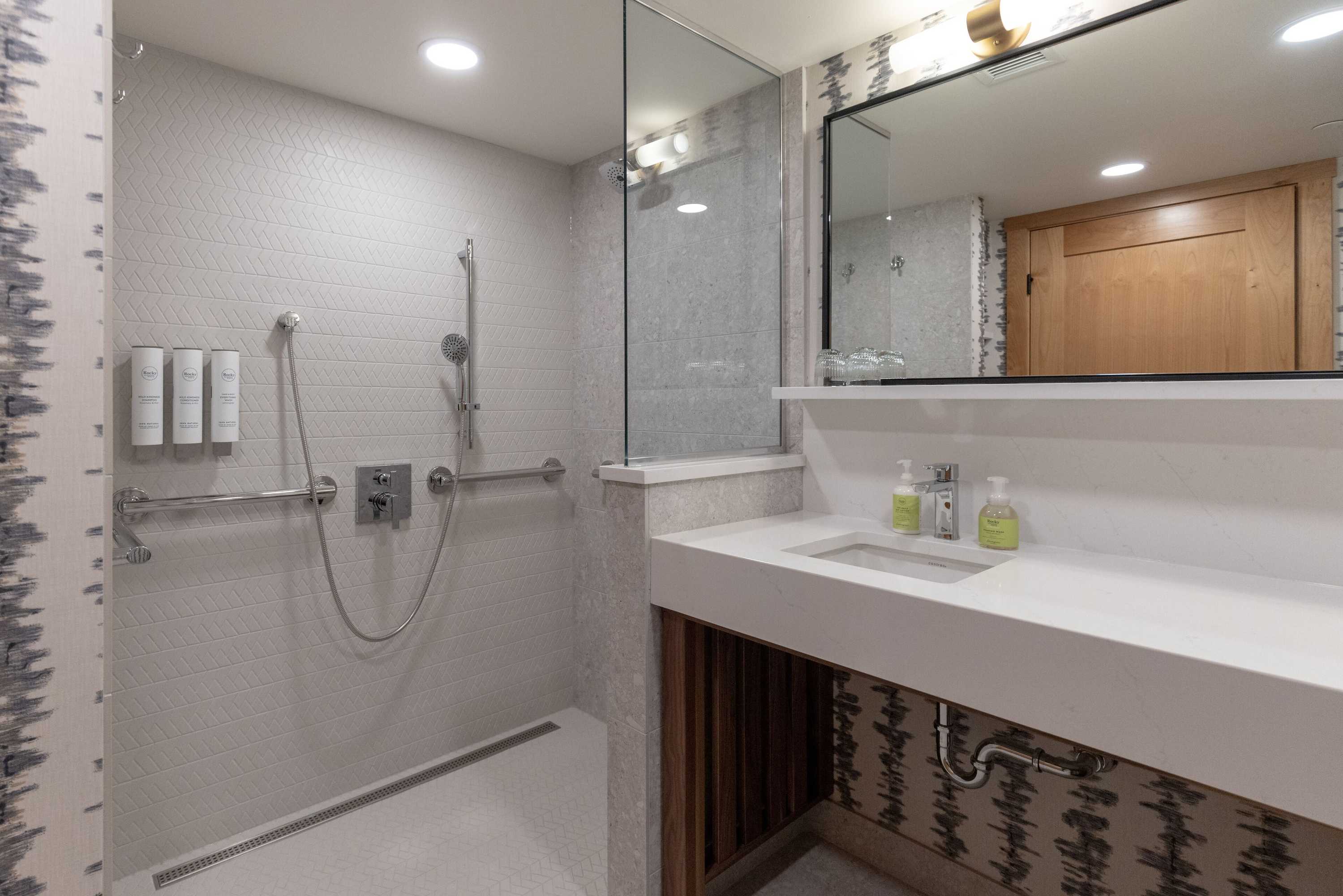 Gift card for Hotel Canoe & Suites