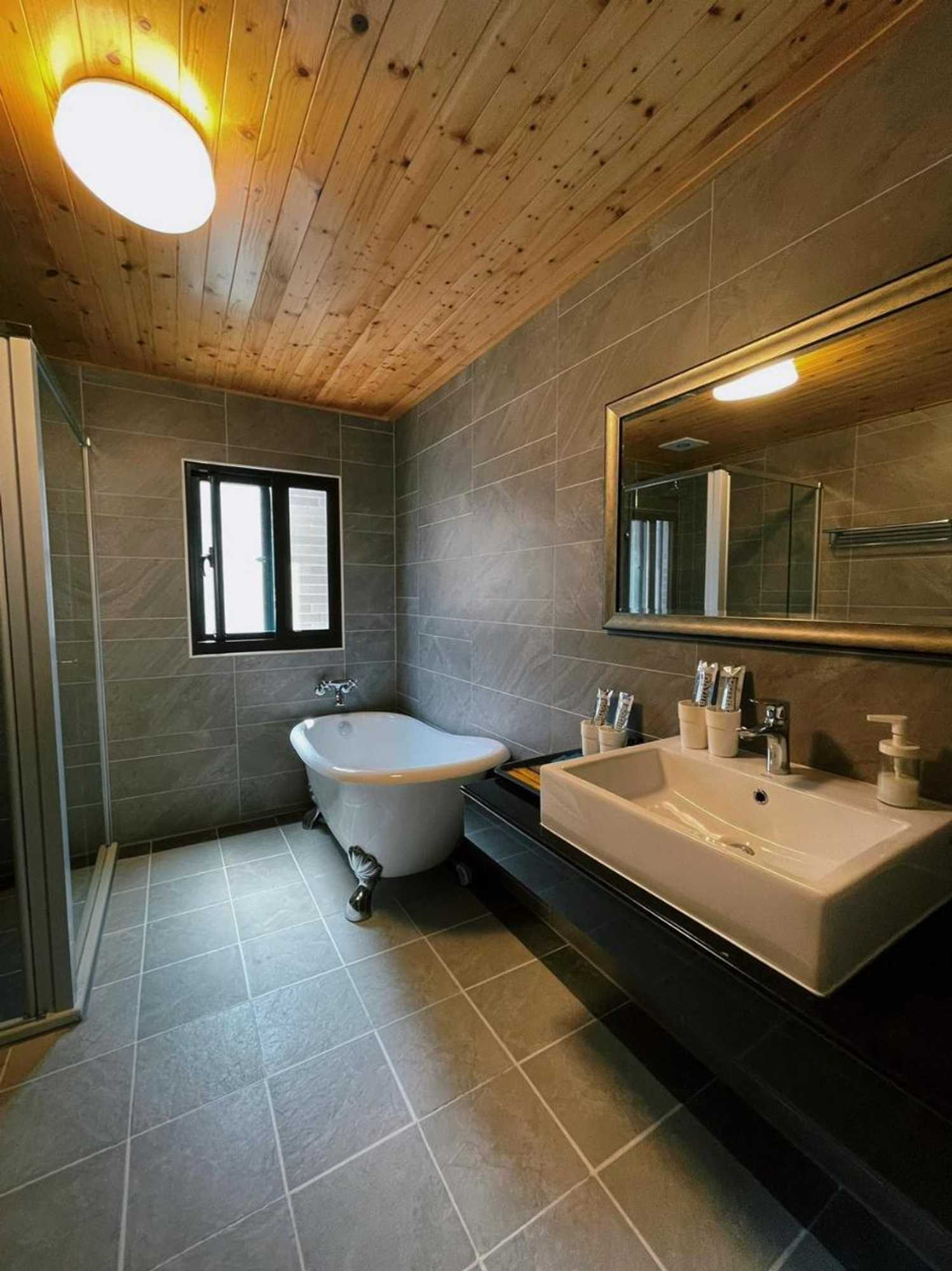 Gift card for Donggang Homestay-Dongfan