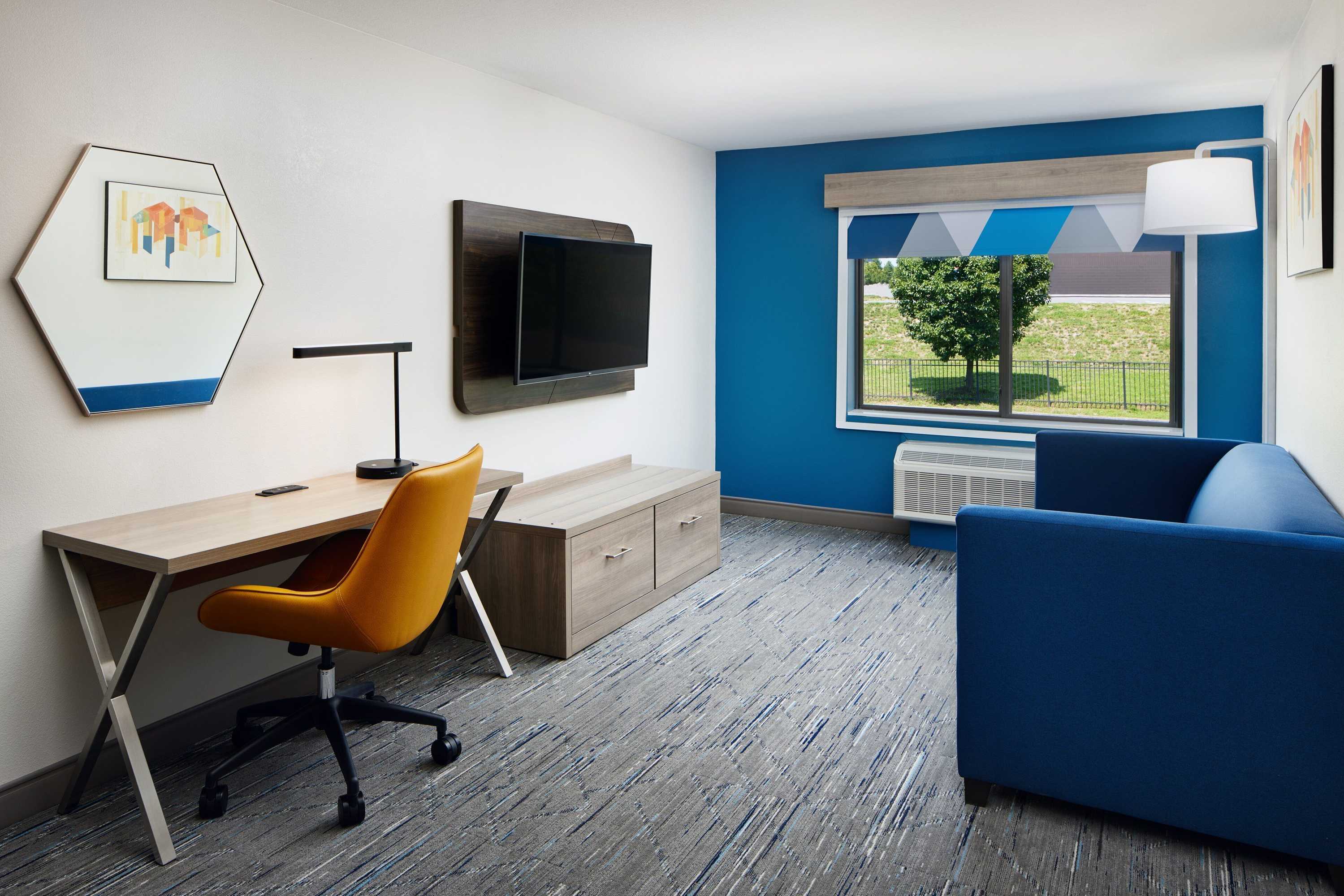 Gift card for Holiday Inn Express & Suites Bridgeport by Ihg Gift card for Holiday Inn Express & Suites Bridgeport by Ihg