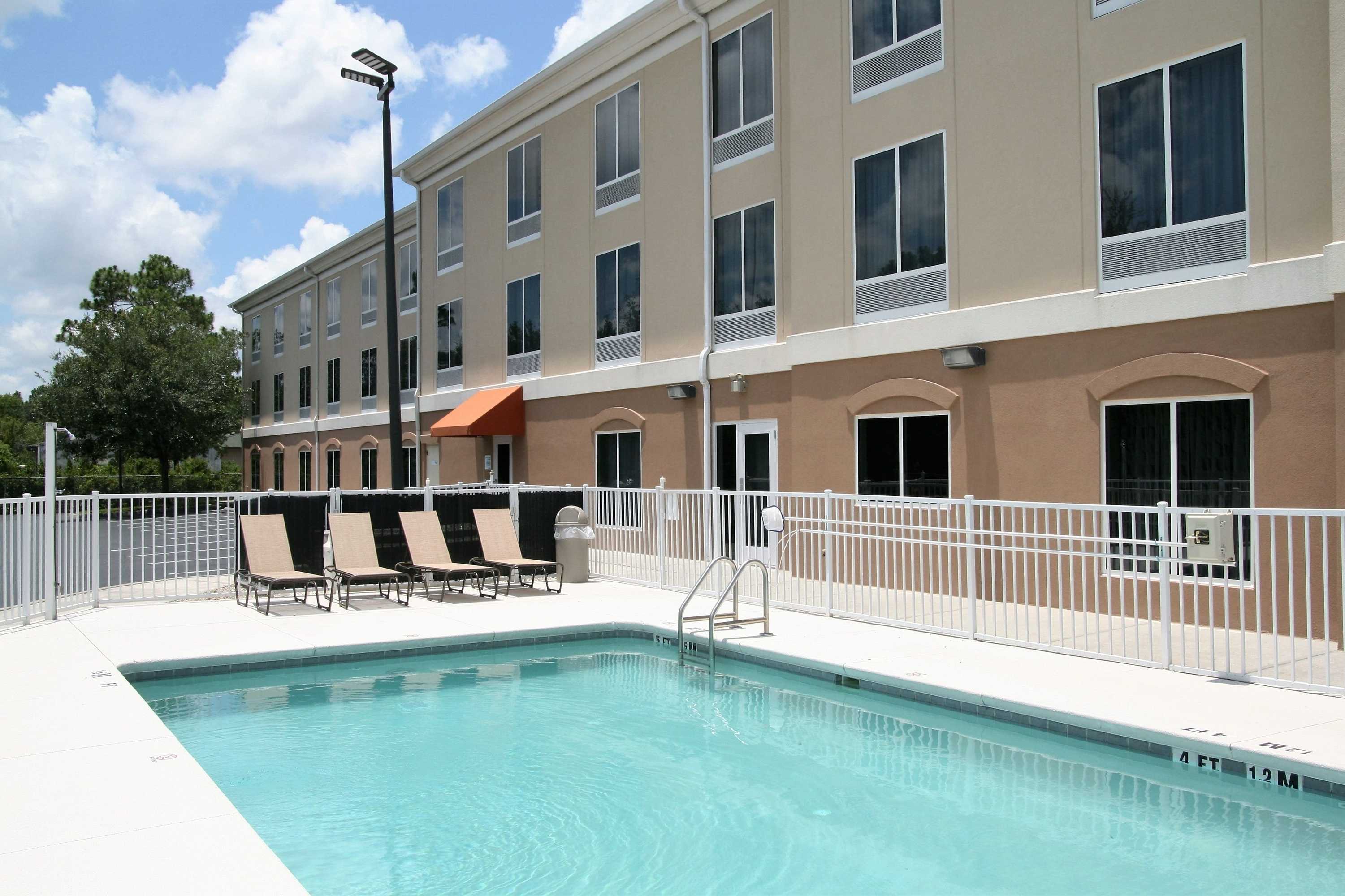 Gift card for Holiday Inn Express Hotel & Suites Brooksville West by Ihg Gift card for Holiday Inn Express Hotel & Suites Brooksville West by Ihg