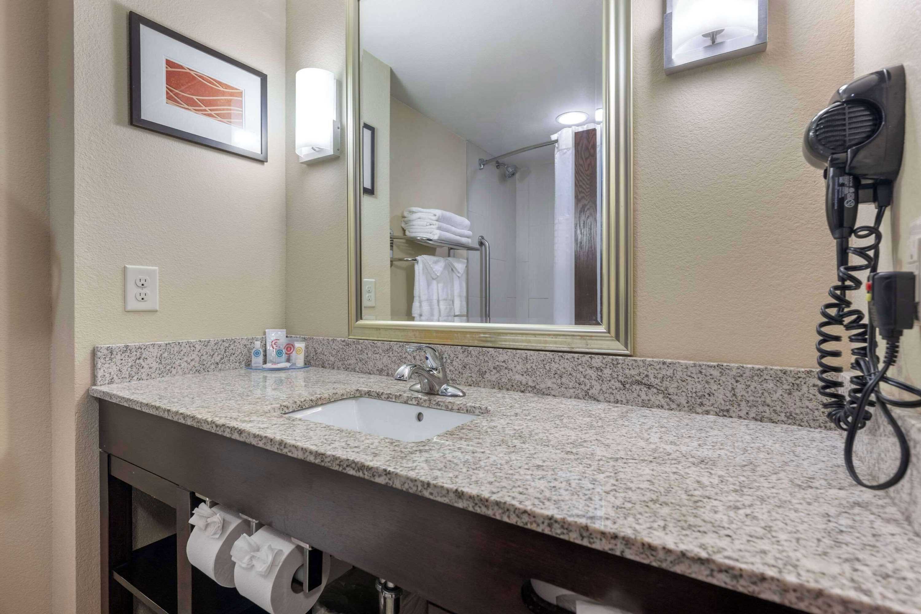 Gift card for Comfort Inn & Suites Artesia Gift card for Comfort Inn & Suites Artesia