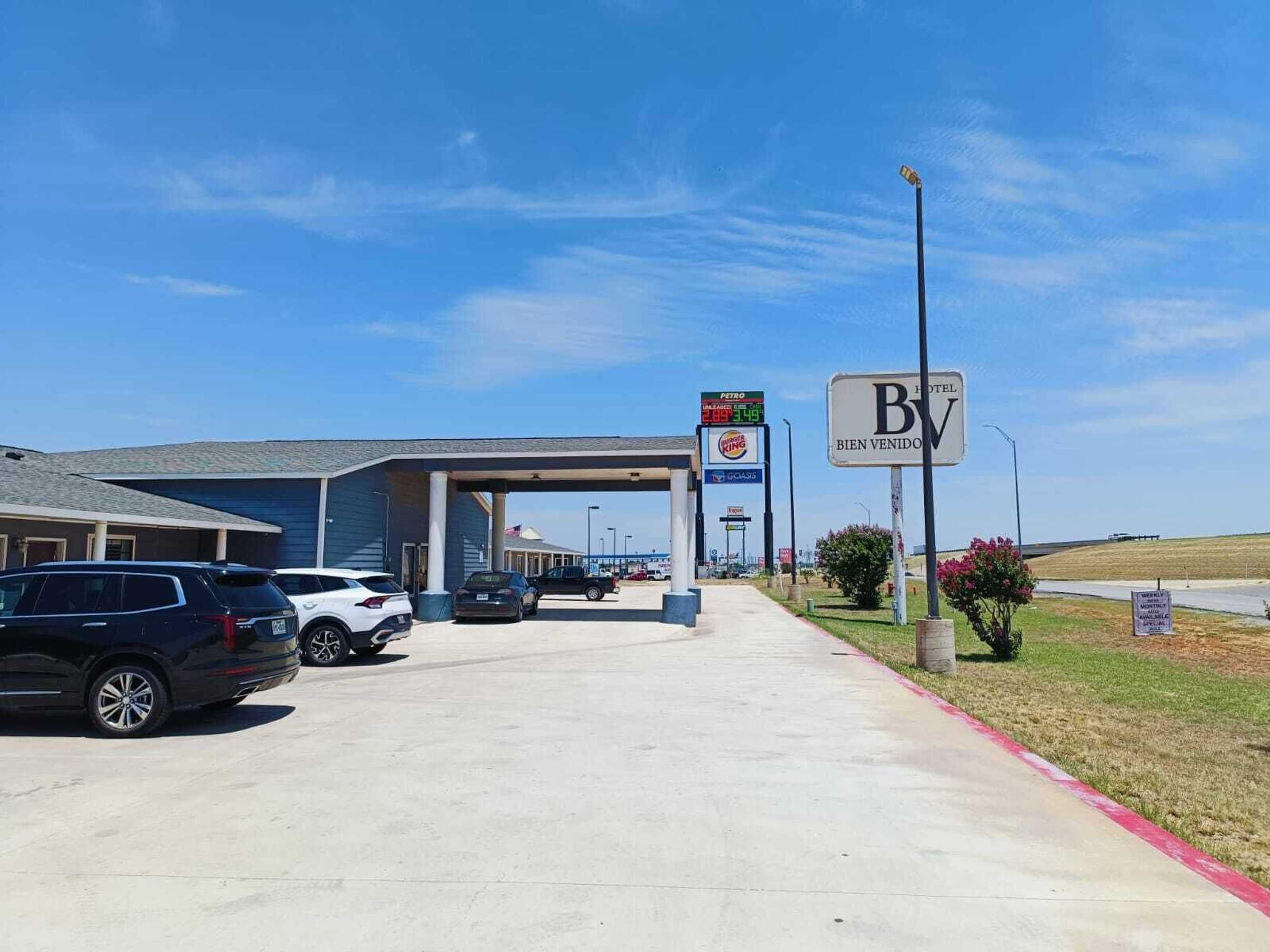 Gift card for Hotel O Bien Venido Pearsall I-35 Gift card for Hotel O Bien Venido Pearsall I-35