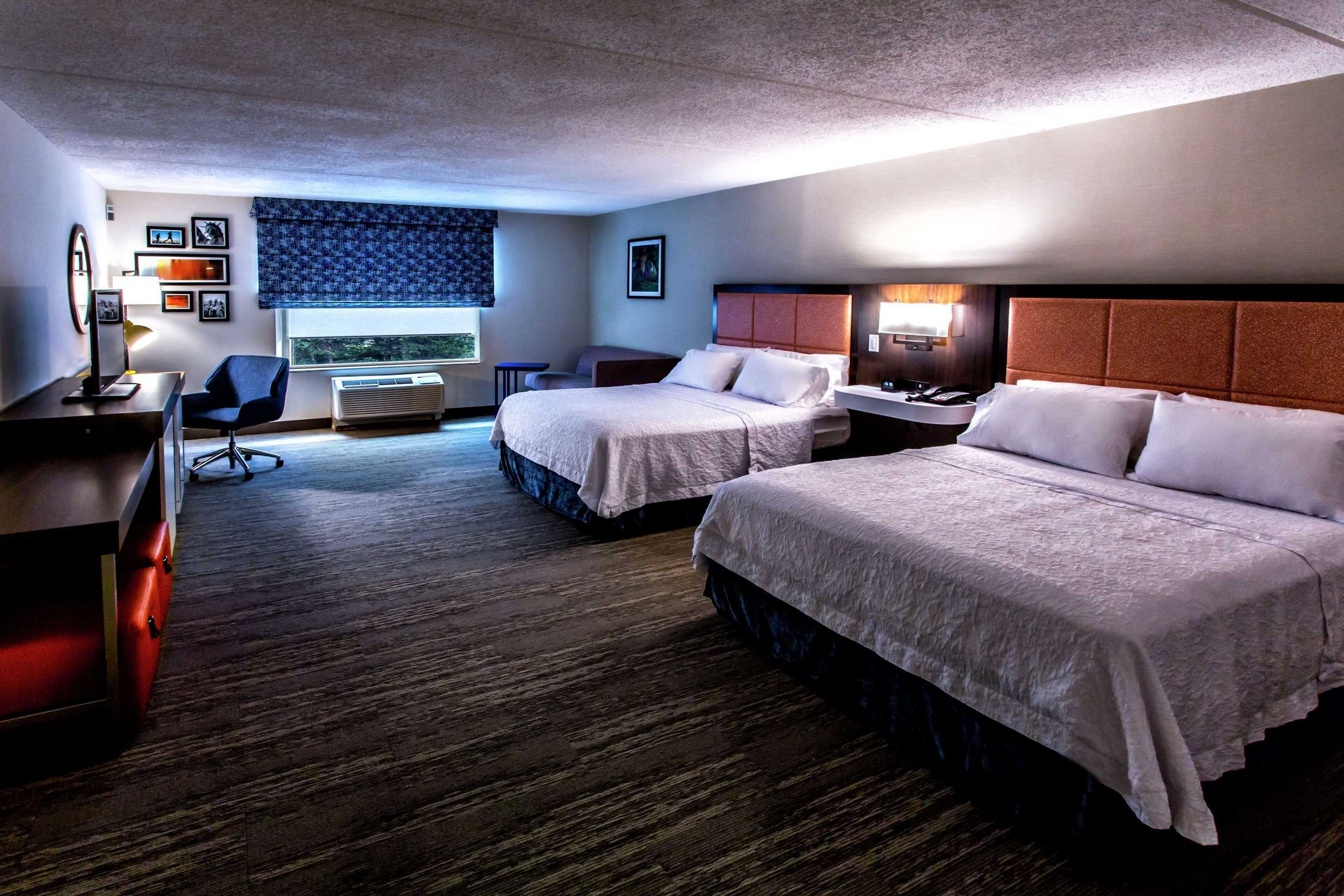 Gift card for Hampton Inn & Suites Staten Island