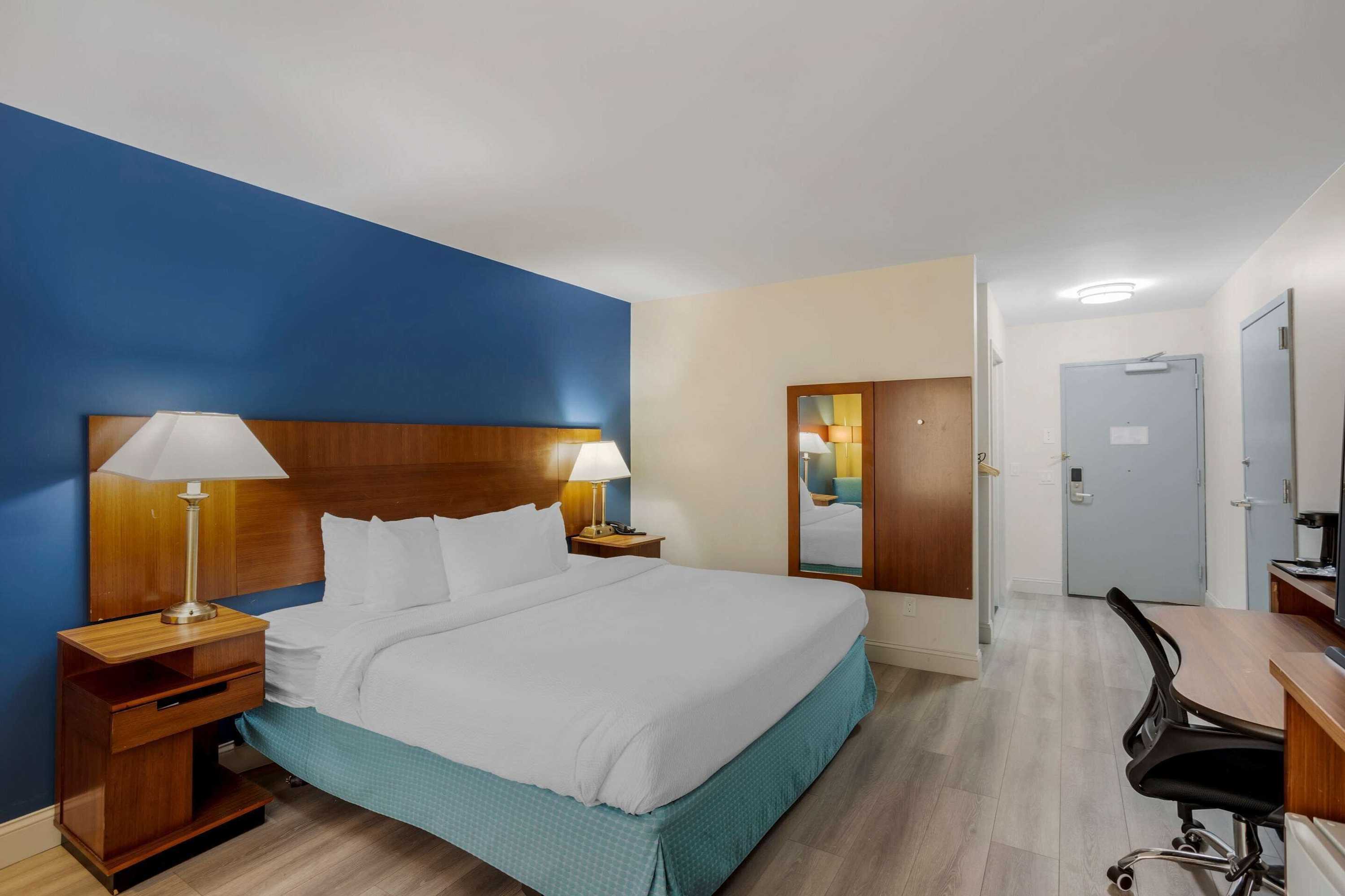 Gift card for Comfort Inn & Suites Mt Laurel-Philadelphia Gift card for Comfort Inn & Suites Mt Laurel-Philadelphia