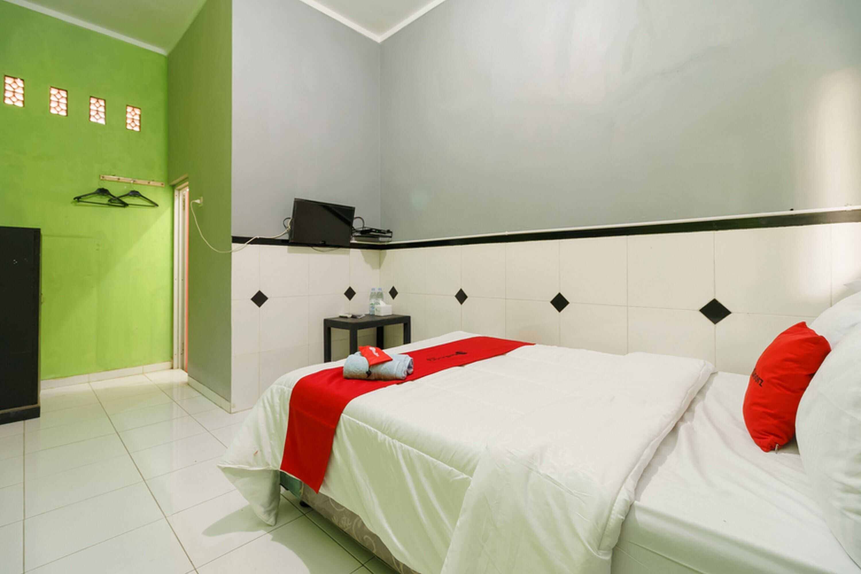 Gift card for Reddoorz Syariah Near Ciledug Station Gift card for Reddoorz Syariah Near Ciledug Station