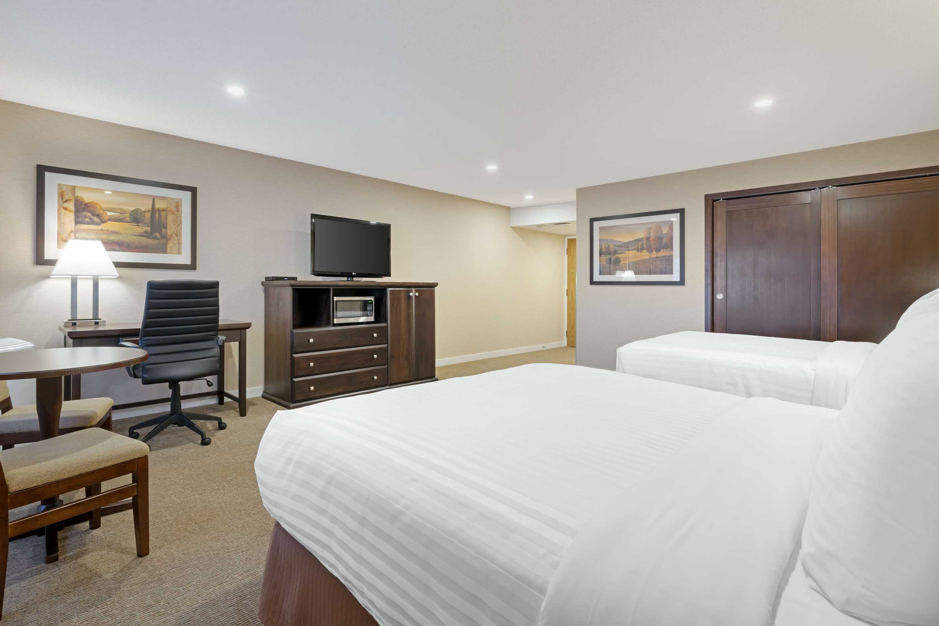 Gift card for Best Western Plus Emerald Isle Hotel Gift card for Best Western Plus Emerald Isle Hotel