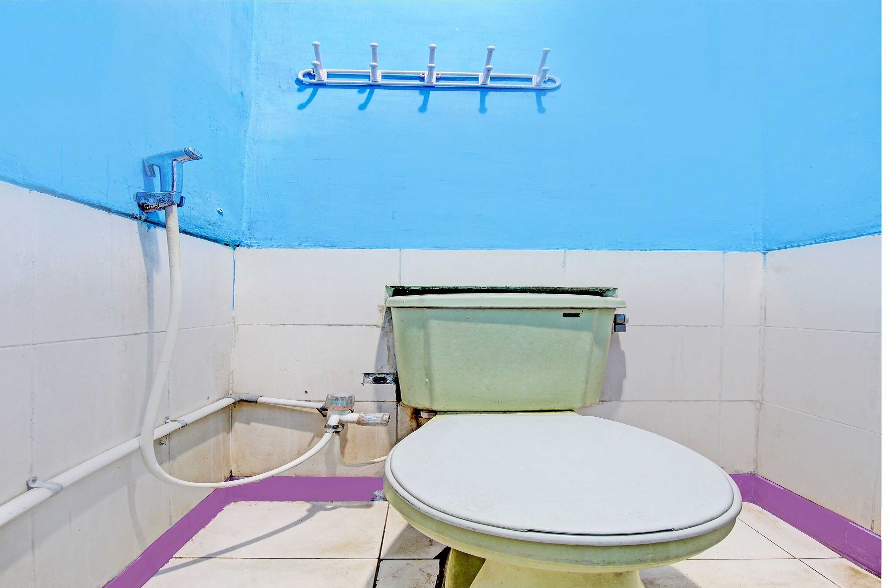 Gift card for Oyo 93209 Guest House Cemara 3