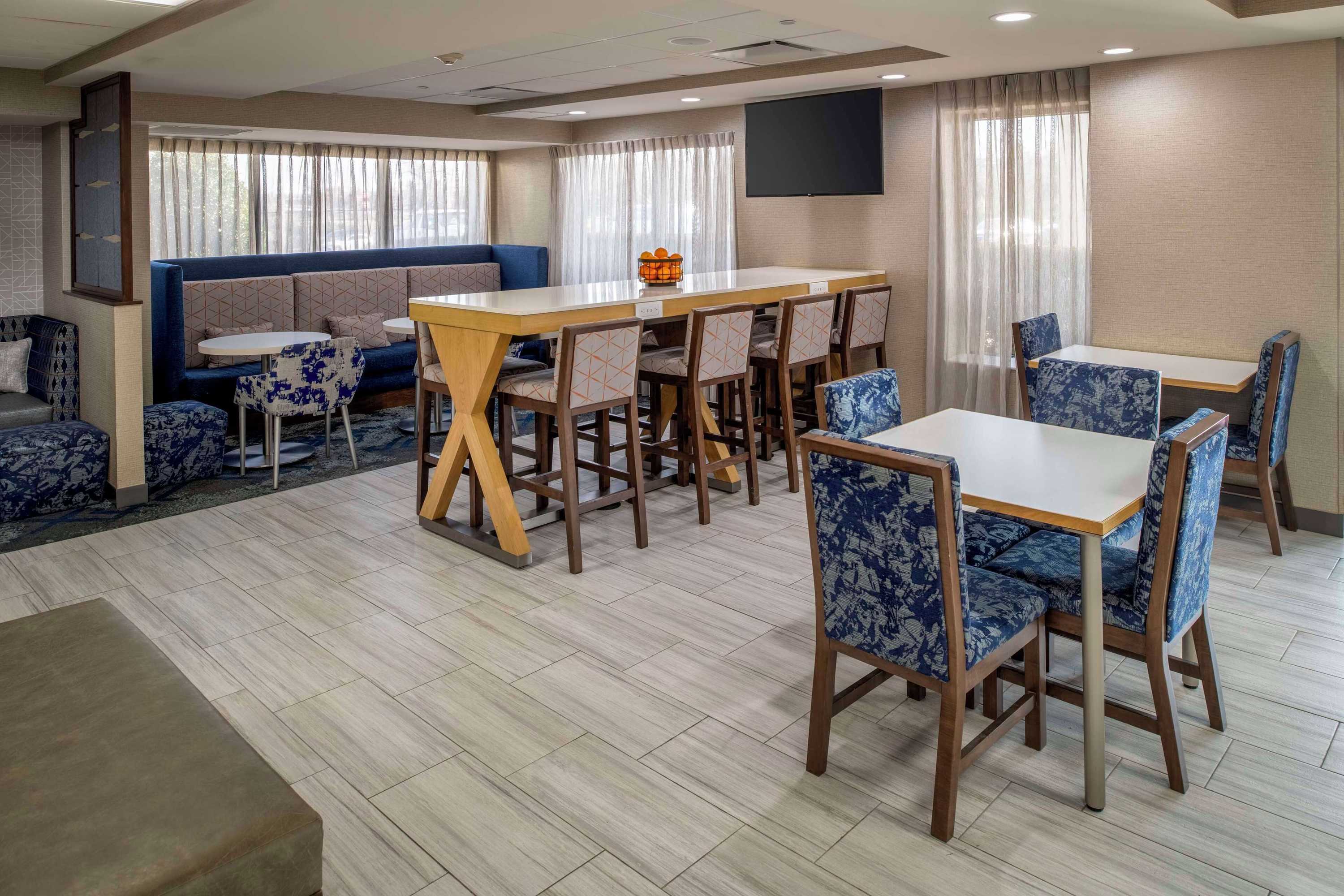 Gift card for Hampton Inn Long Island / Commack Gift card for Hampton Inn Long Island / Commack