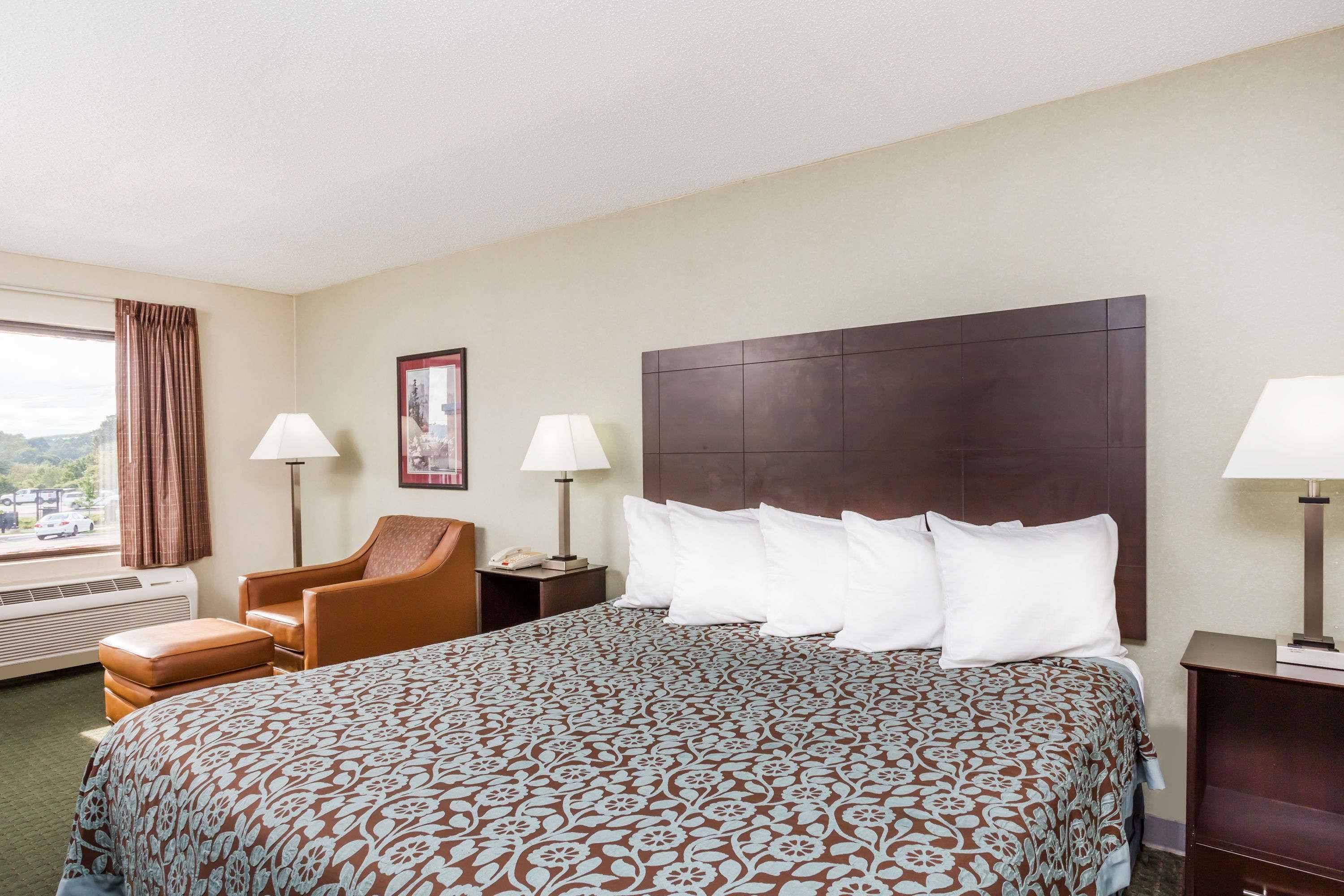 Gift card for Days Inn by Wyndham Hendersonville Gift card for Days Inn by Wyndham Hendersonville