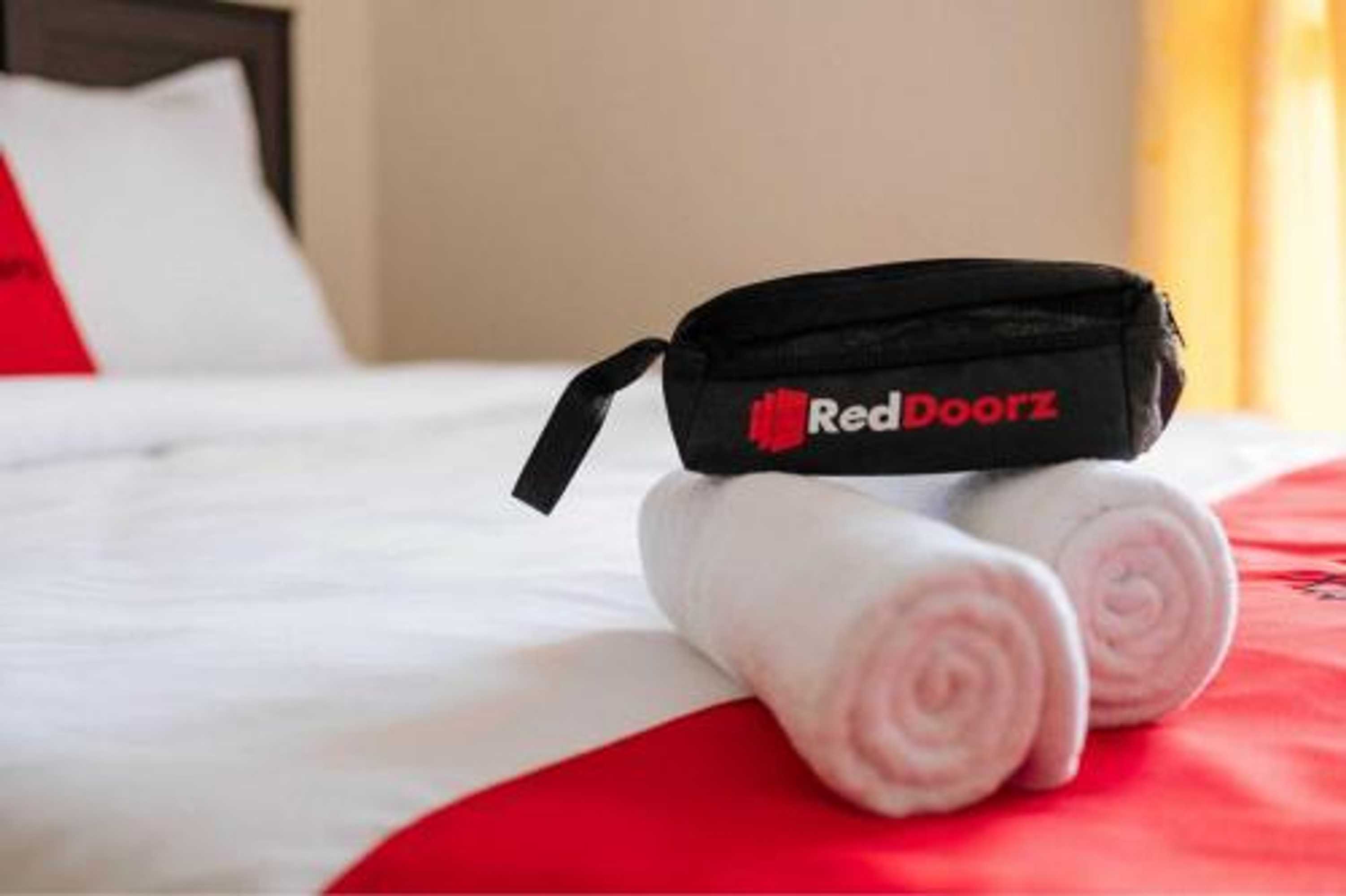 Gift card for Reddoorz @ Simpang Pos Medan Gift card for Reddoorz @ Simpang Pos Medan