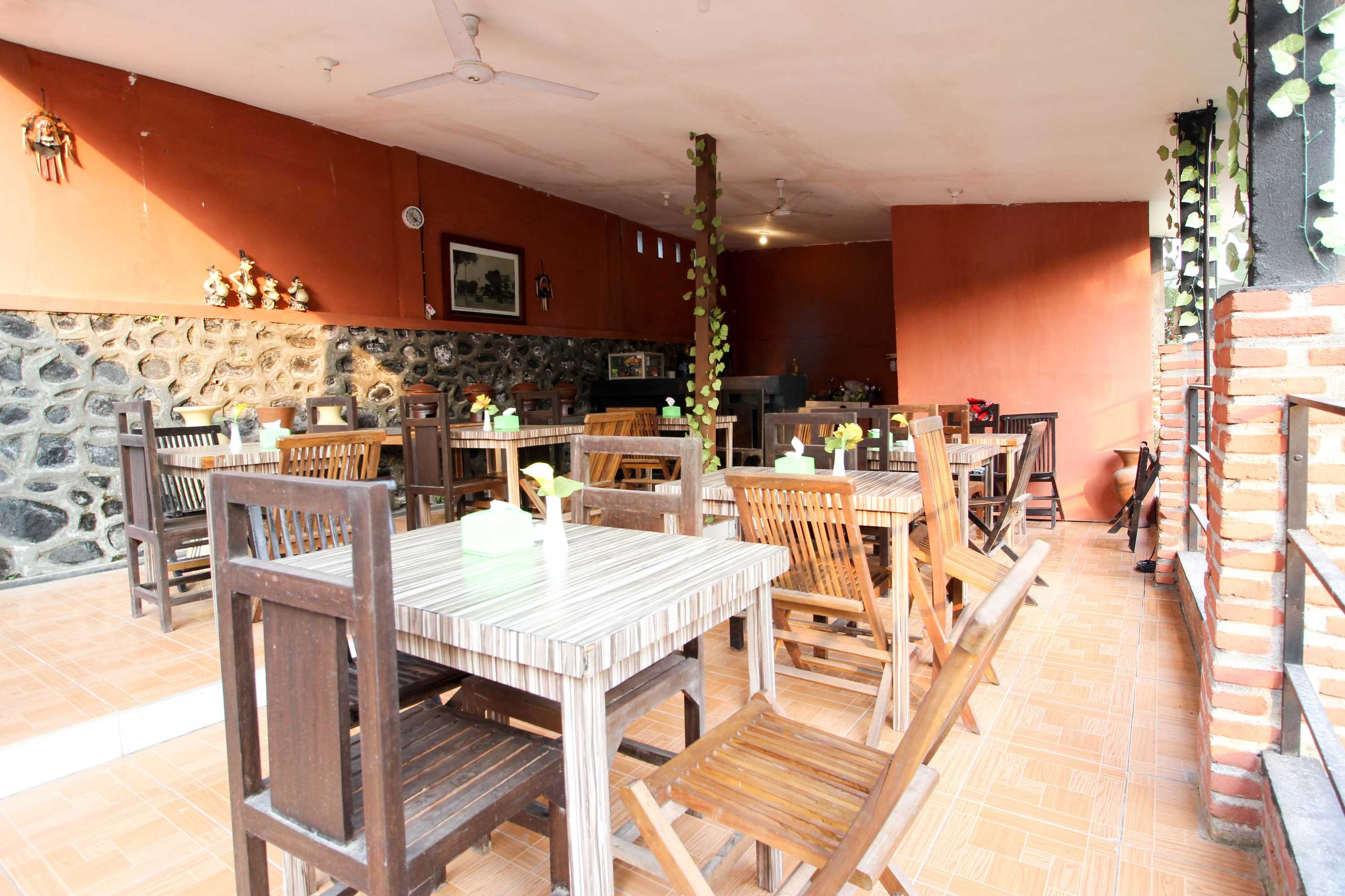 Gift card for Reddoorz Plus @ Jalan Damai 2 Gift card for Reddoorz Plus @ Jalan Damai 2