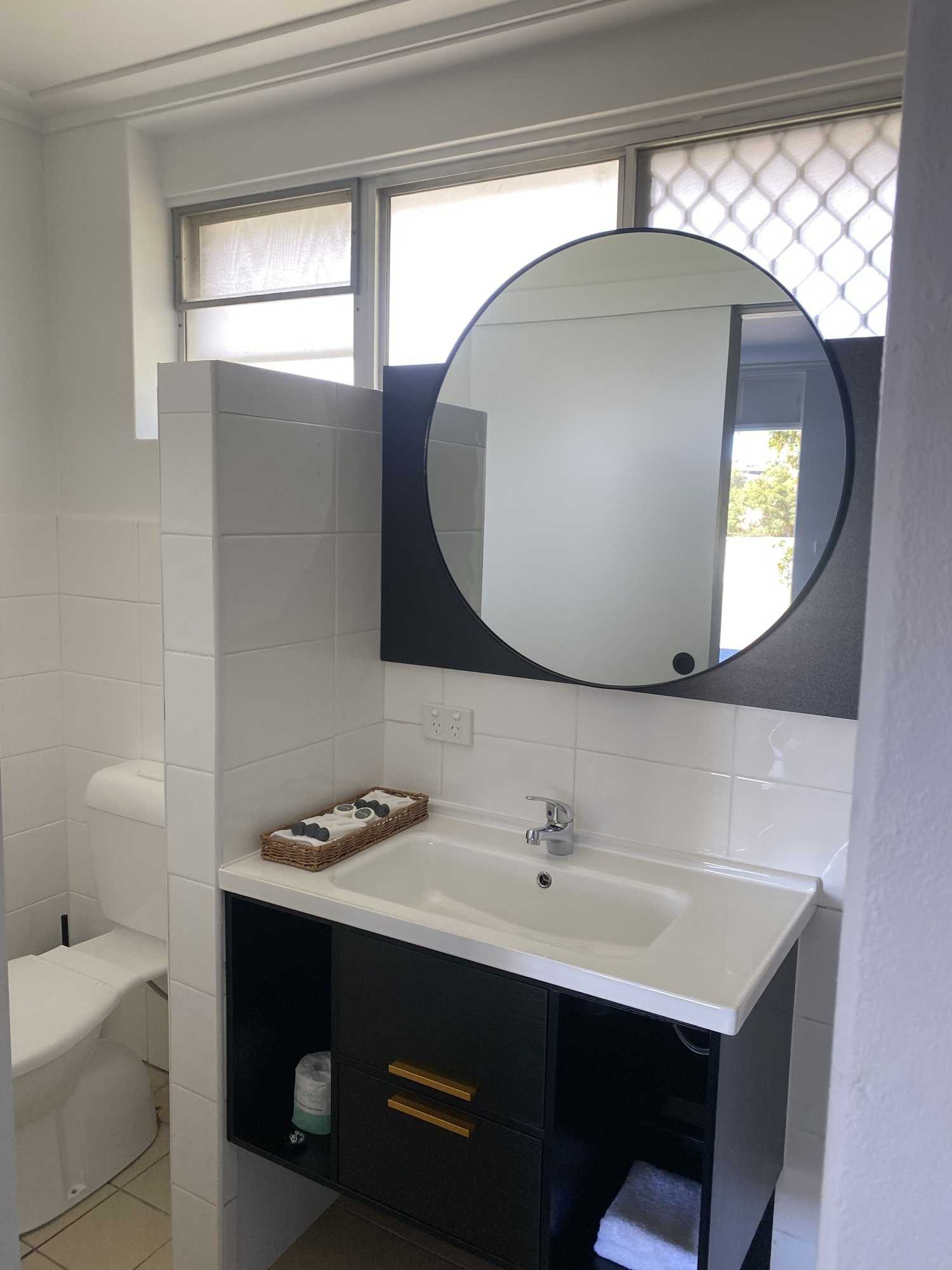 Gift card for The Seaview Tavern Motel Gift card for The Seaview Tavern Motel