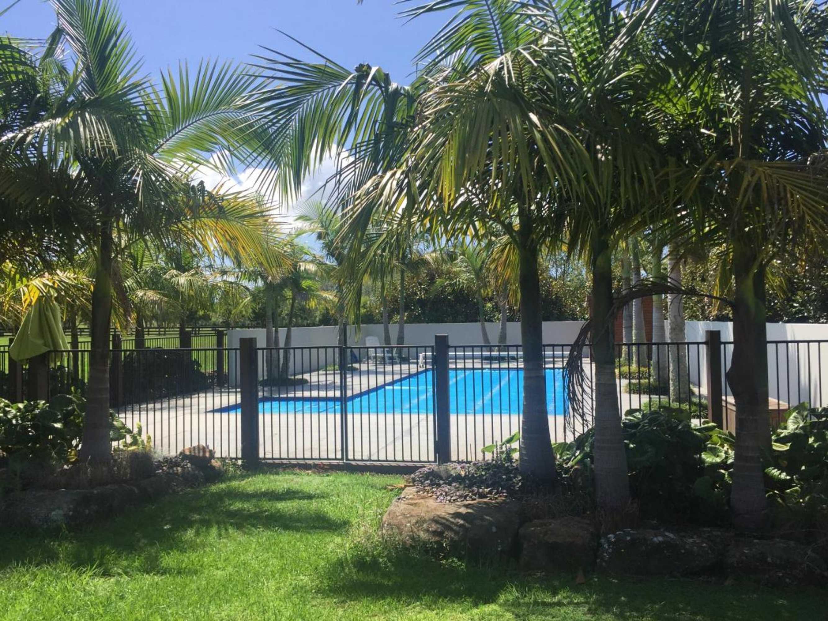 Gift card for Palm Drive 'cozy Cabins'