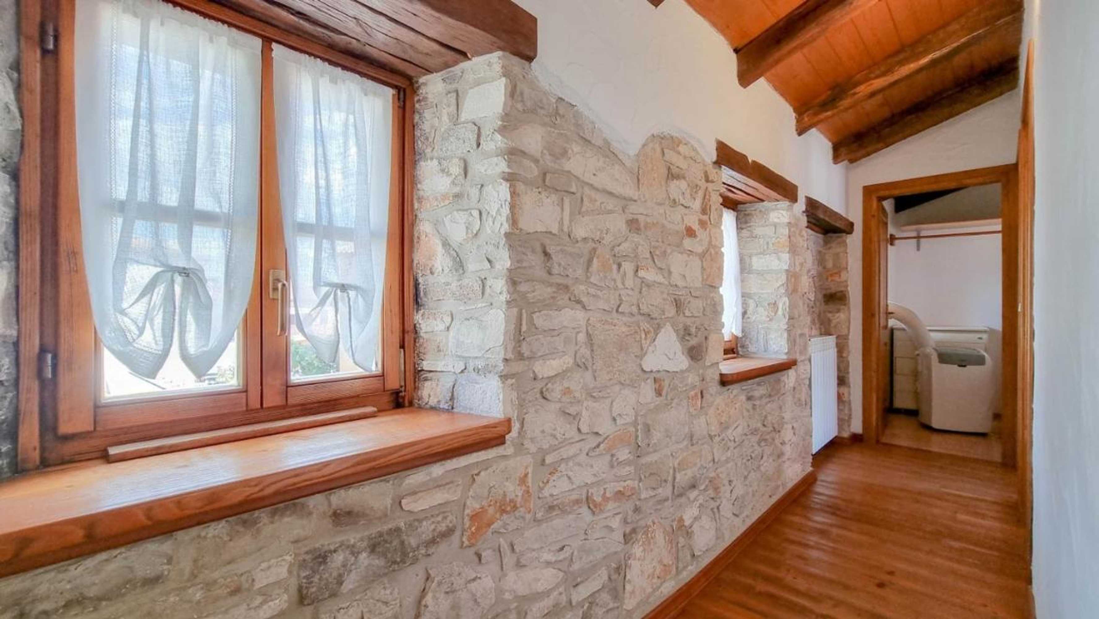 Gift card for Ariana