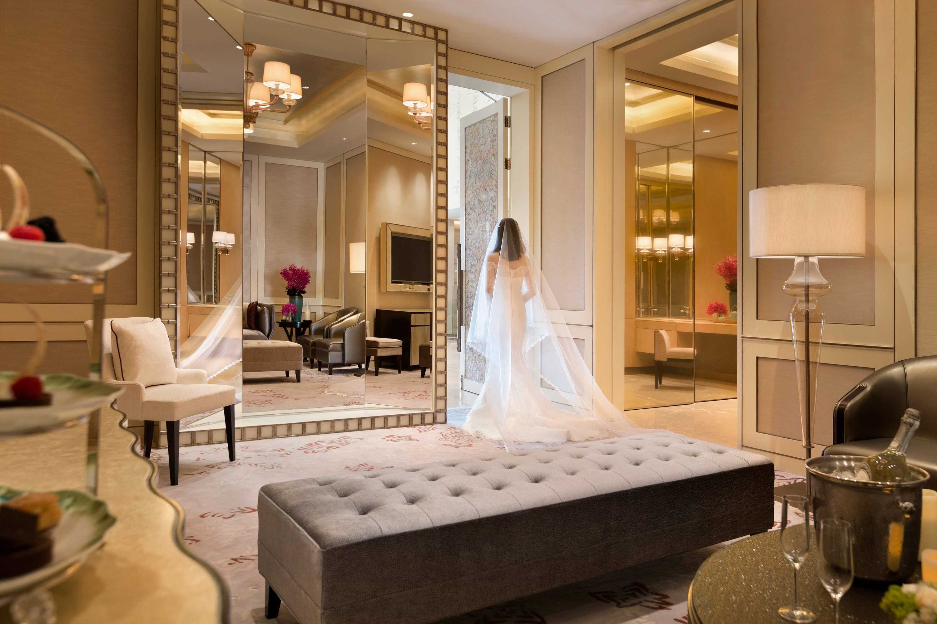 Gift card for Midtown Shangri-La, Hangzhou - Around 5 Minutes Walking Distance to West Lake Gift card for Midtown Shangri-La, Hangzhou - Around 5 Minutes Walking Distance to West Lake