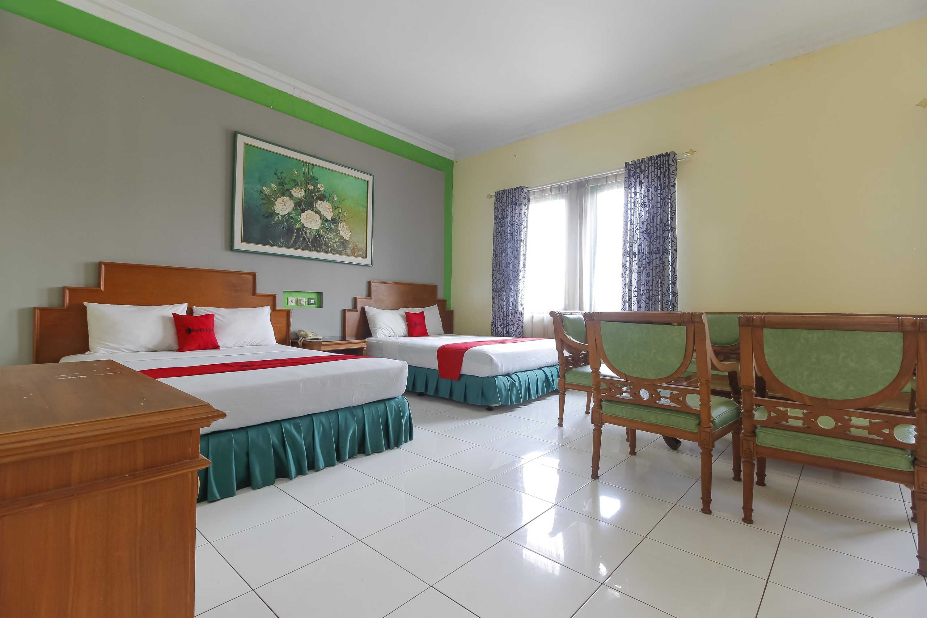 Gift card for Reddoorz Plus Near Alun Alun Kejaksan Cirebon