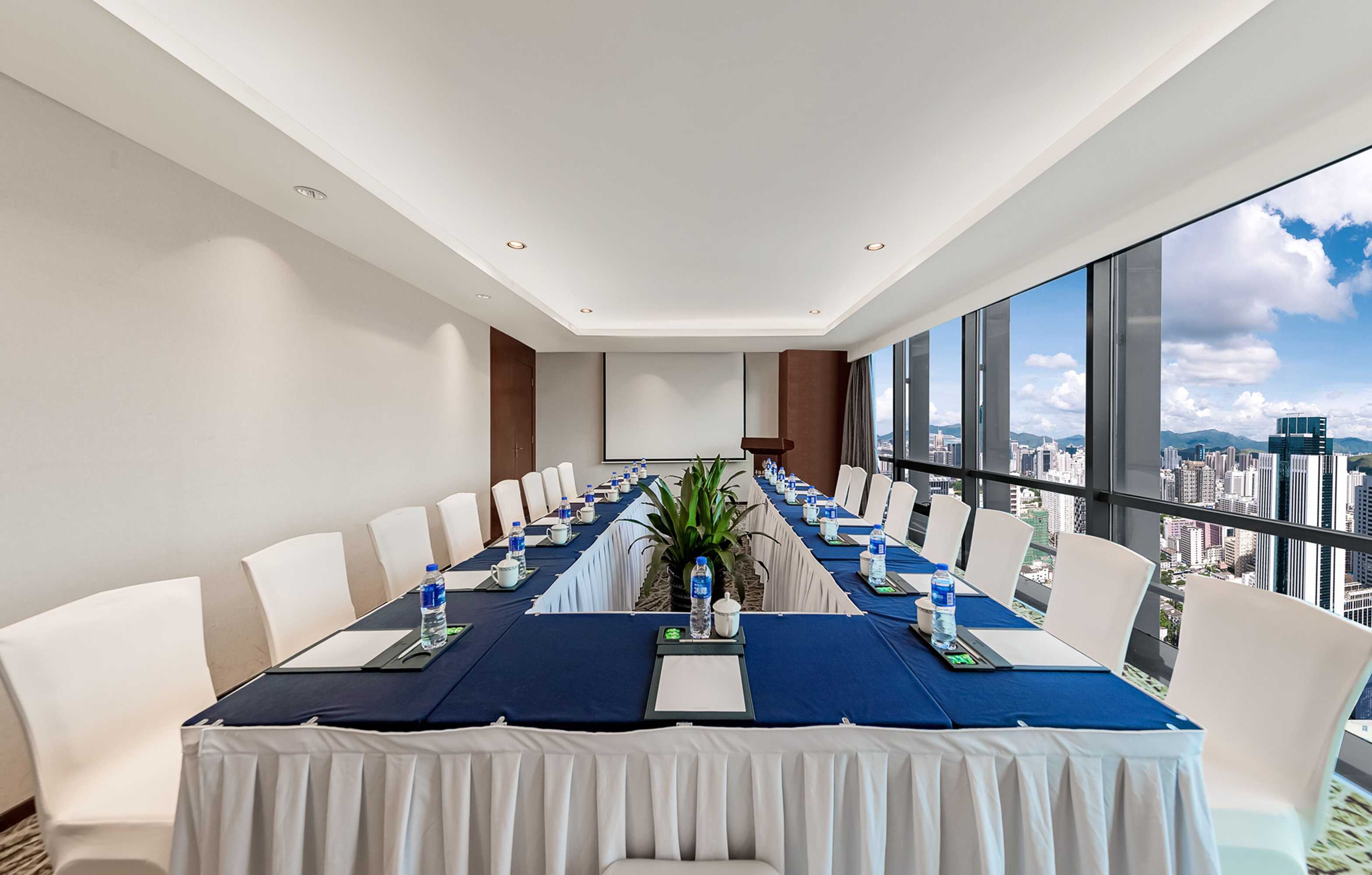 Gift card for Huaqiang Plaza Hotel Shenzhen, Enjoy Complimentary Mini Bar & Night Snack, Add Breakfast - Enjoy Complimentary Afternoon Tea Gift card for Huaqiang Plaza Hotel Shenzhen, Enjoy Complimentary Mini Bar & Night Snack, Add Breakfast - Enjoy Complimentary Afternoon Tea