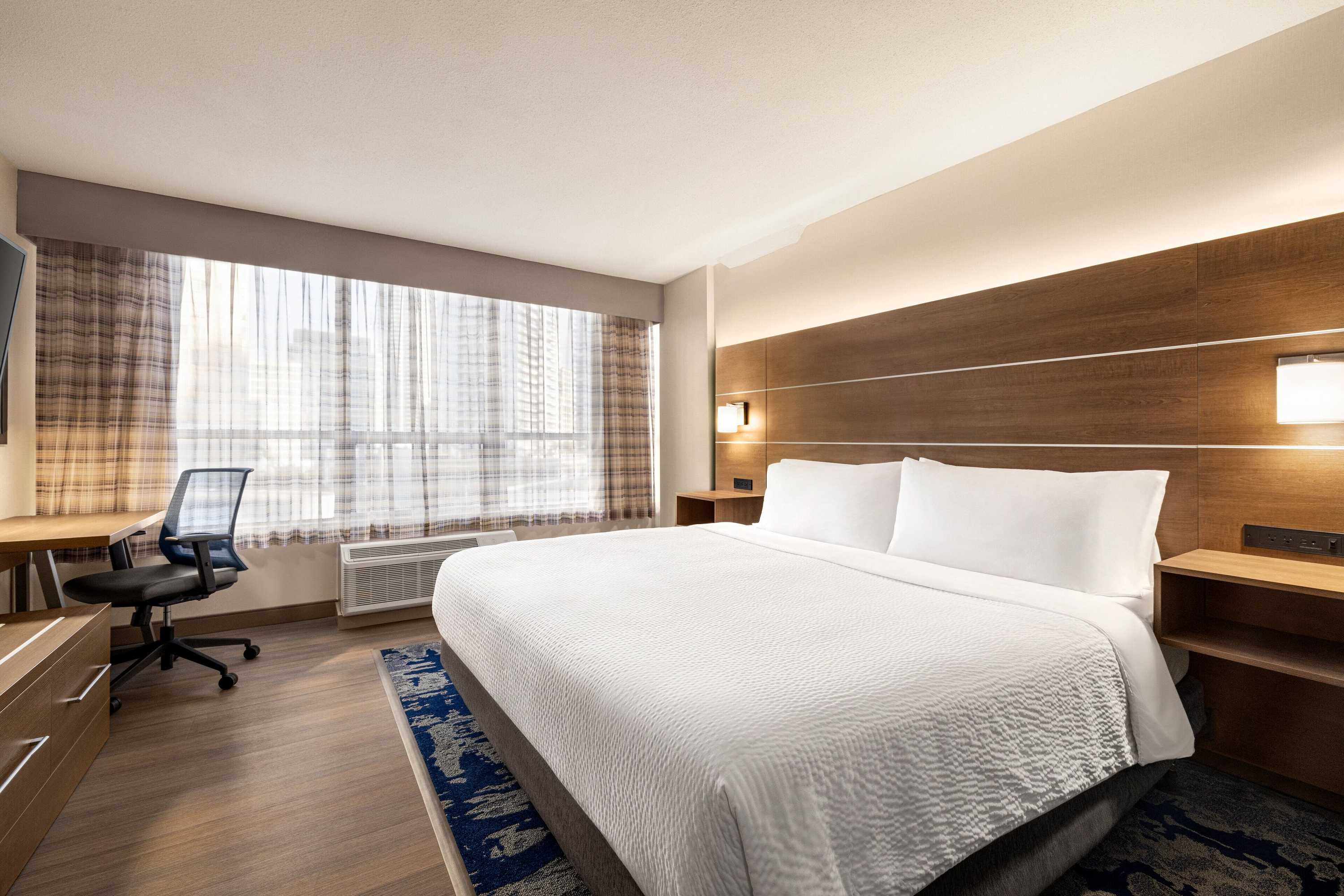Gift card for Holiday Inn Express Vancouver-Metrotown (burnaby) by Ihg Gift card for Holiday Inn Express Vancouver-Metrotown (burnaby) by Ihg