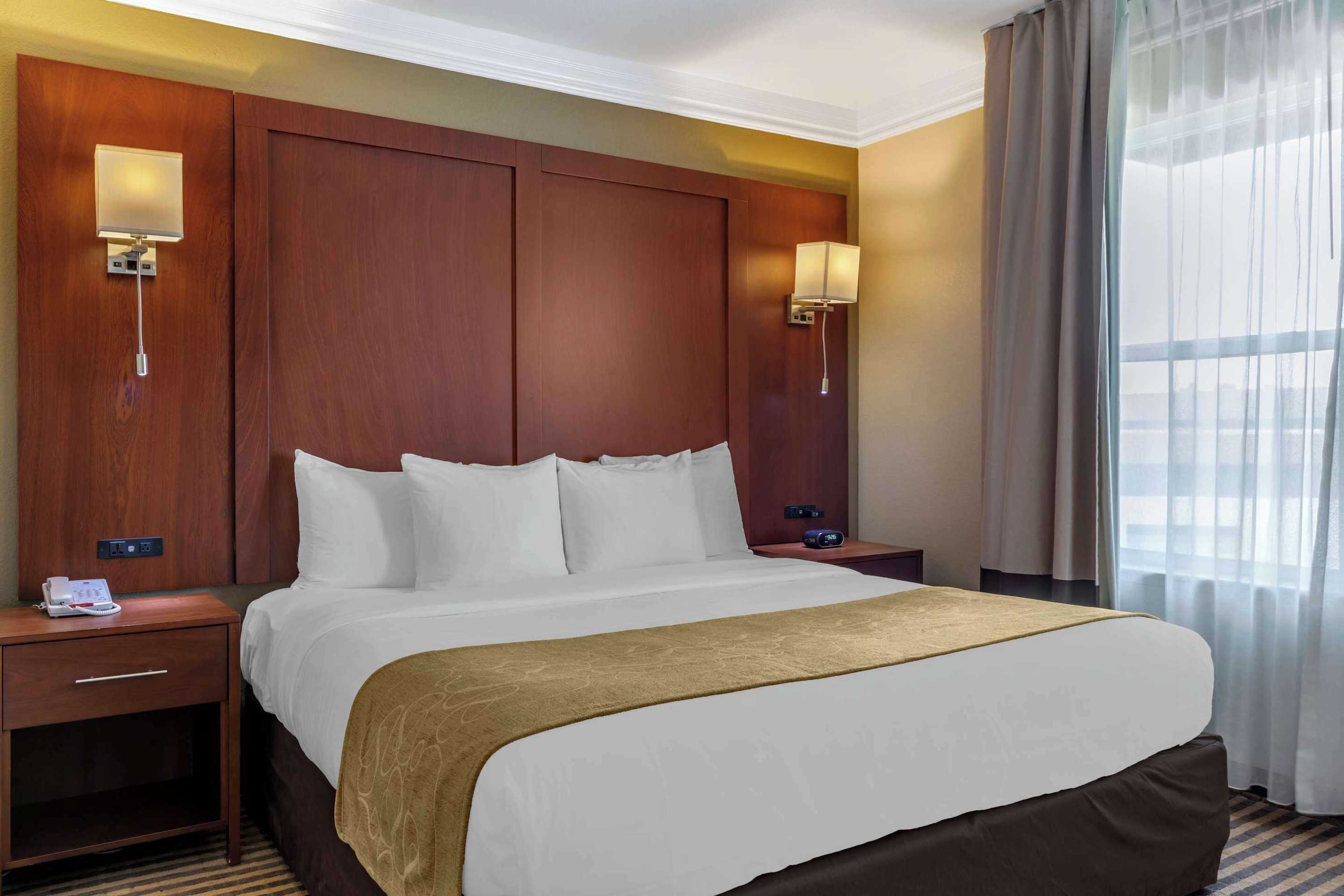Gift card for Comfort Suites Visalia - Convention Center Gift card for Comfort Suites Visalia - Convention Center
