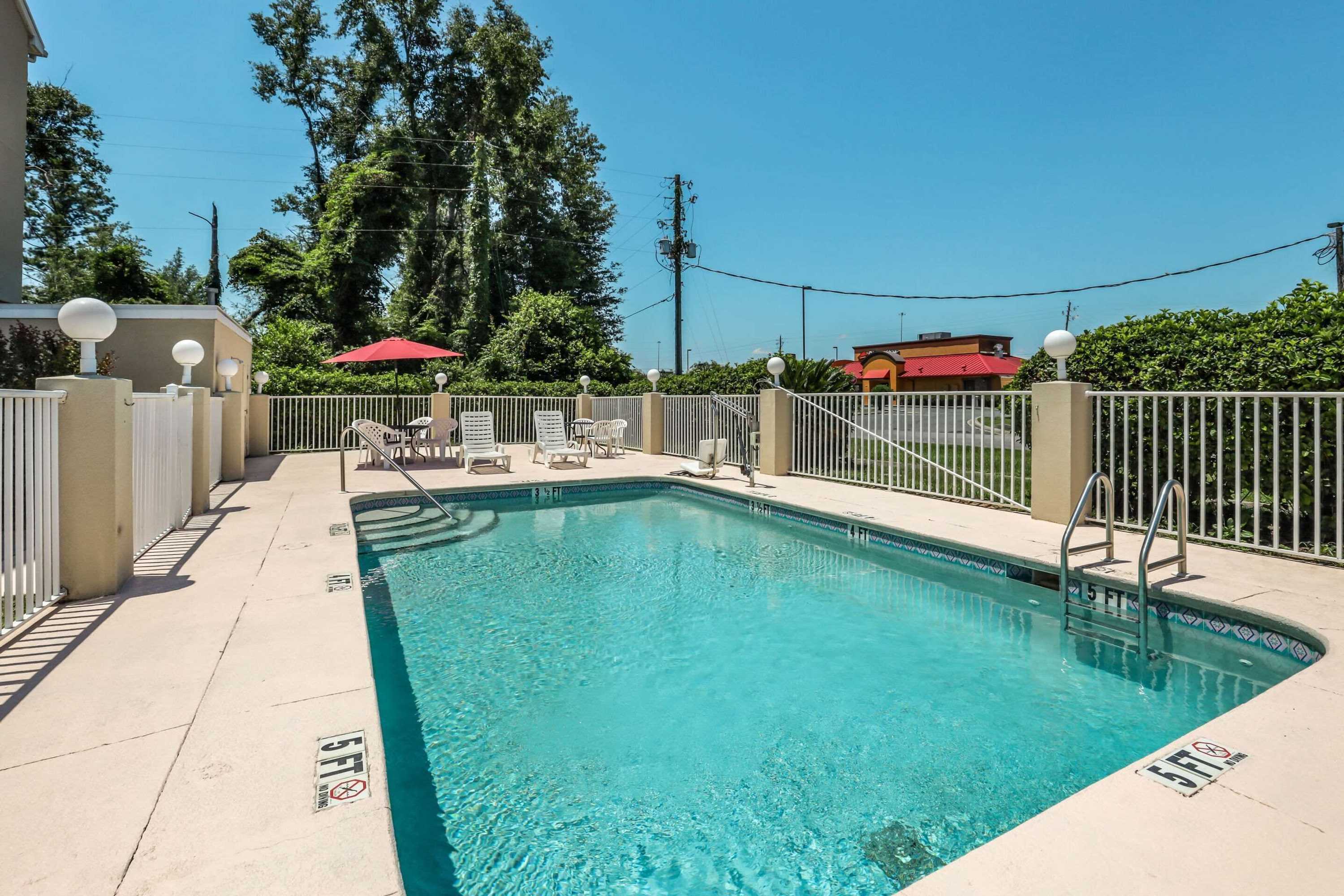Gift card for Econo Lodge Inn & Suites Gift card for Econo Lodge Inn & Suites
