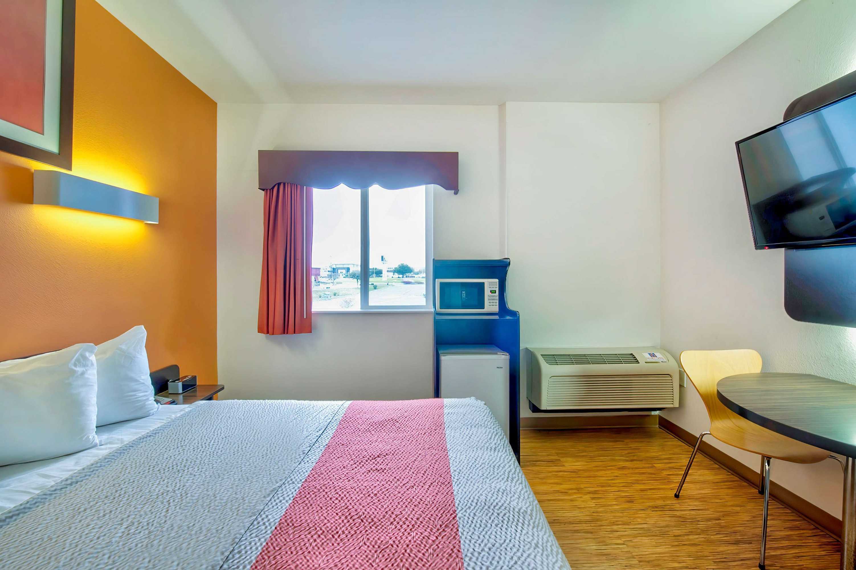 Gift card for Motel 6 Eagle Pass, TX - Lakeside Gift card for Motel 6 Eagle Pass, TX - Lakeside