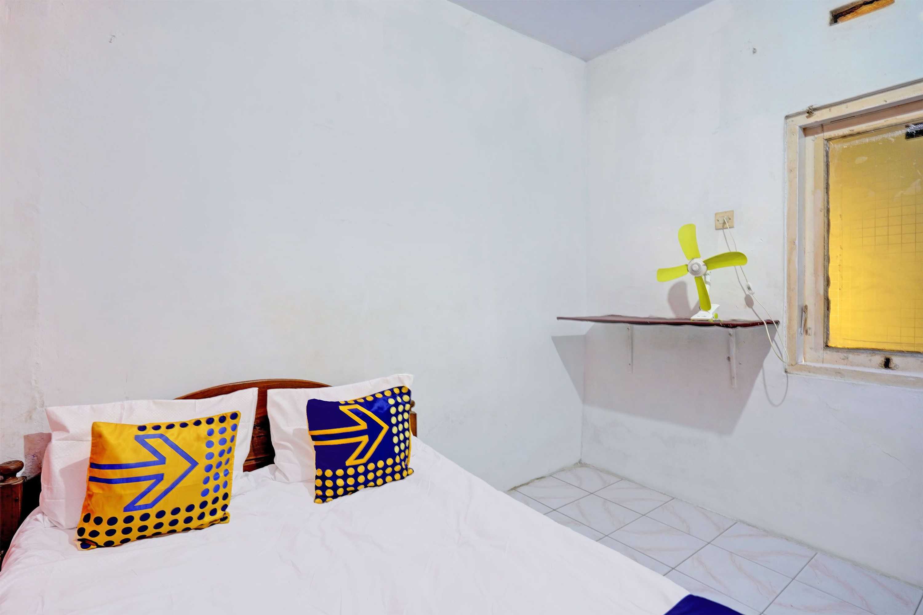 Gift card for Oyo Life 92921 Omaya Kost Syariah Gift card for Oyo Life 92921 Omaya Kost Syariah