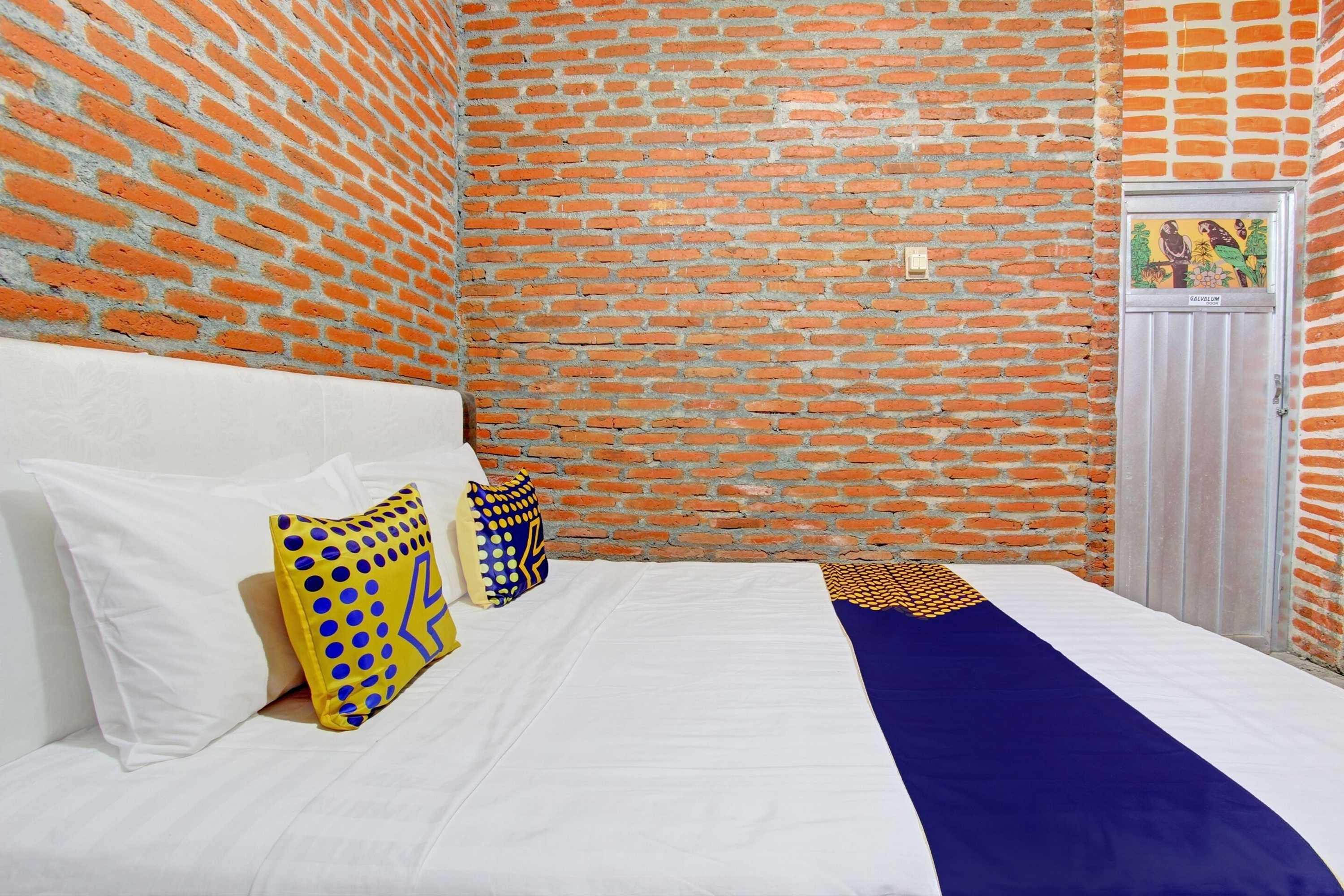 Gift card for Oyo Life 93010 Omah Bareng Syariah Sambisari