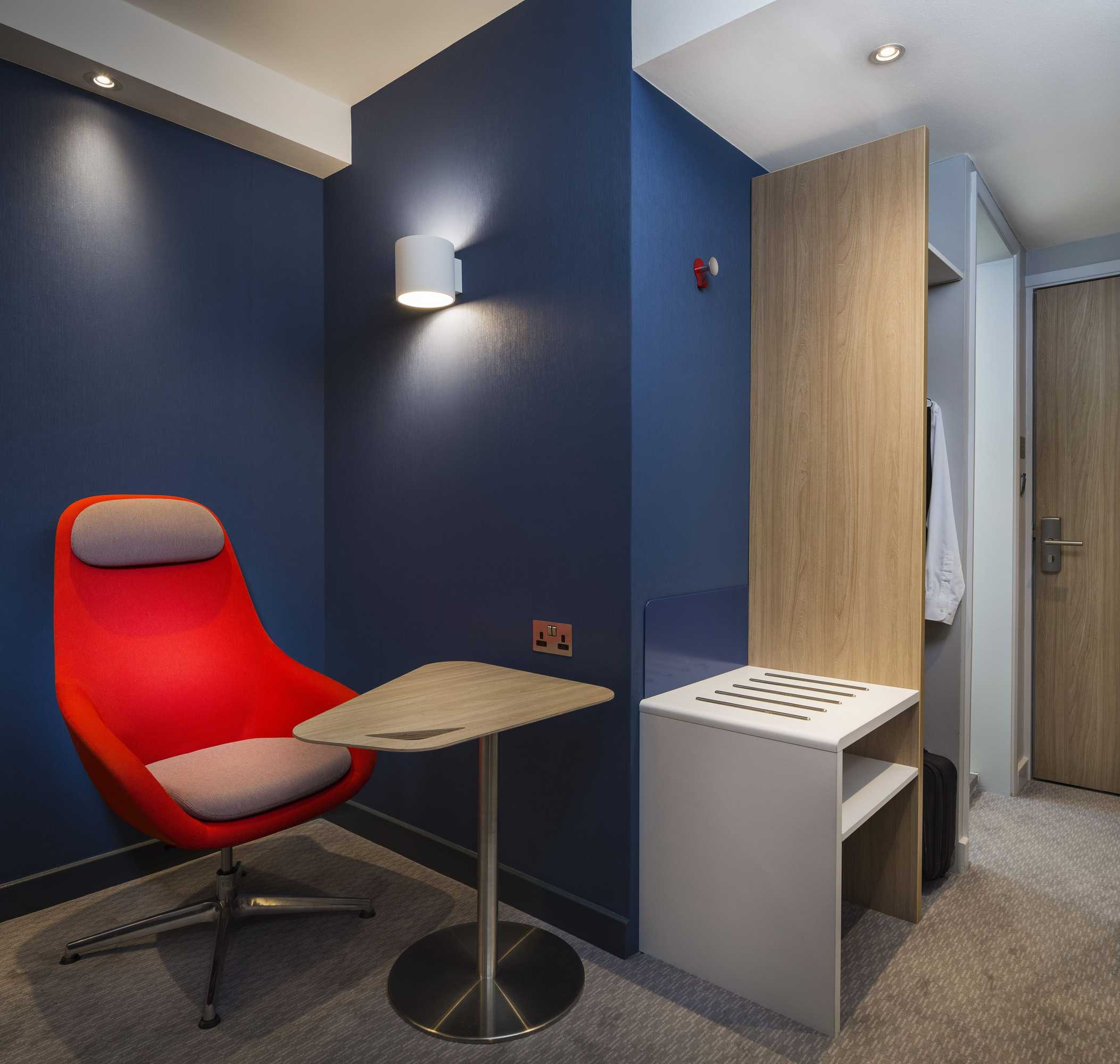Gift card for Holiday Inn Express St. Albans - M25, Jct.22 by Ihg Gift card for Holiday Inn Express St. Albans - M25, Jct.22 by Ihg