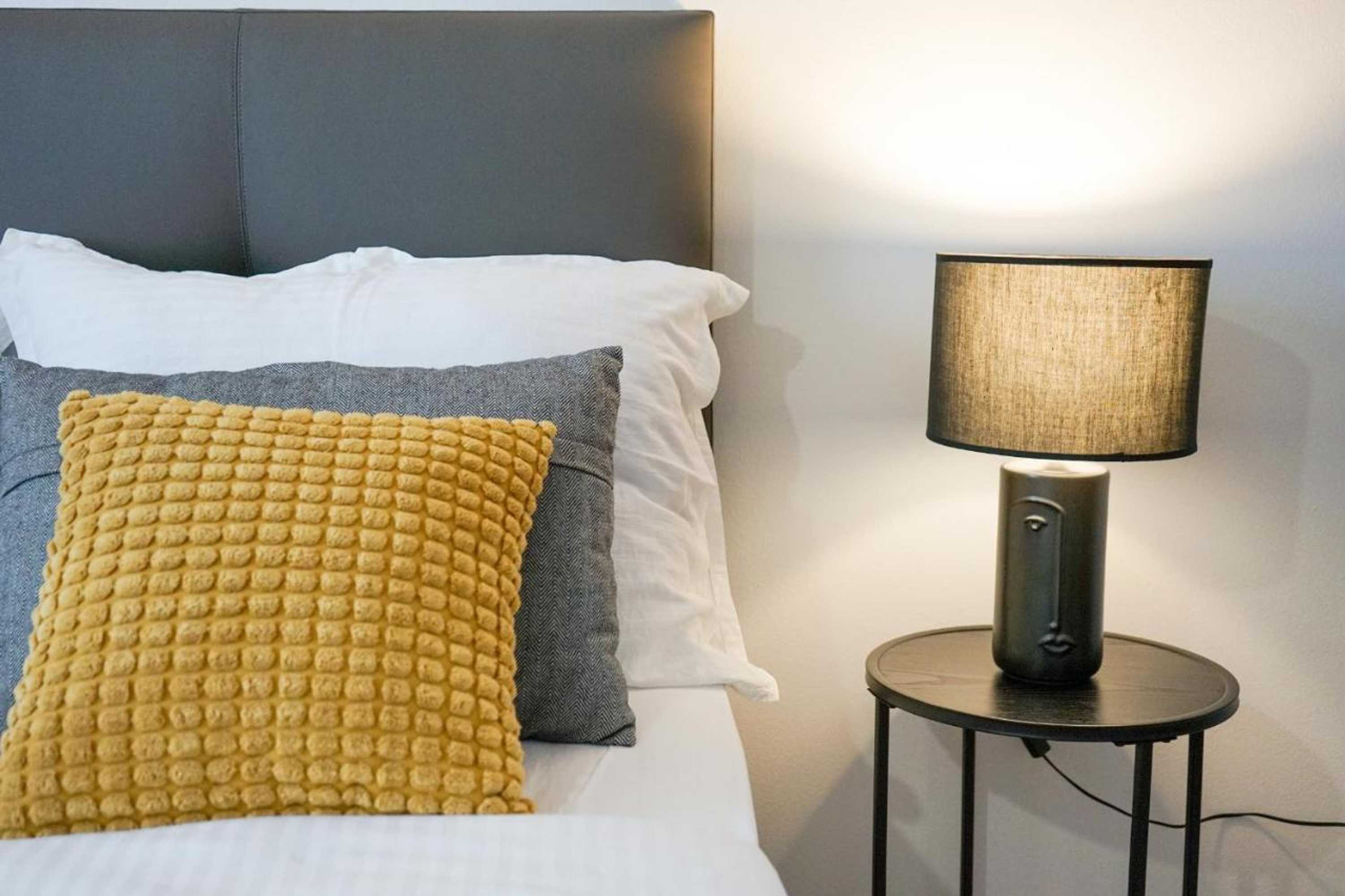 Gift card for Leon With Private Pool