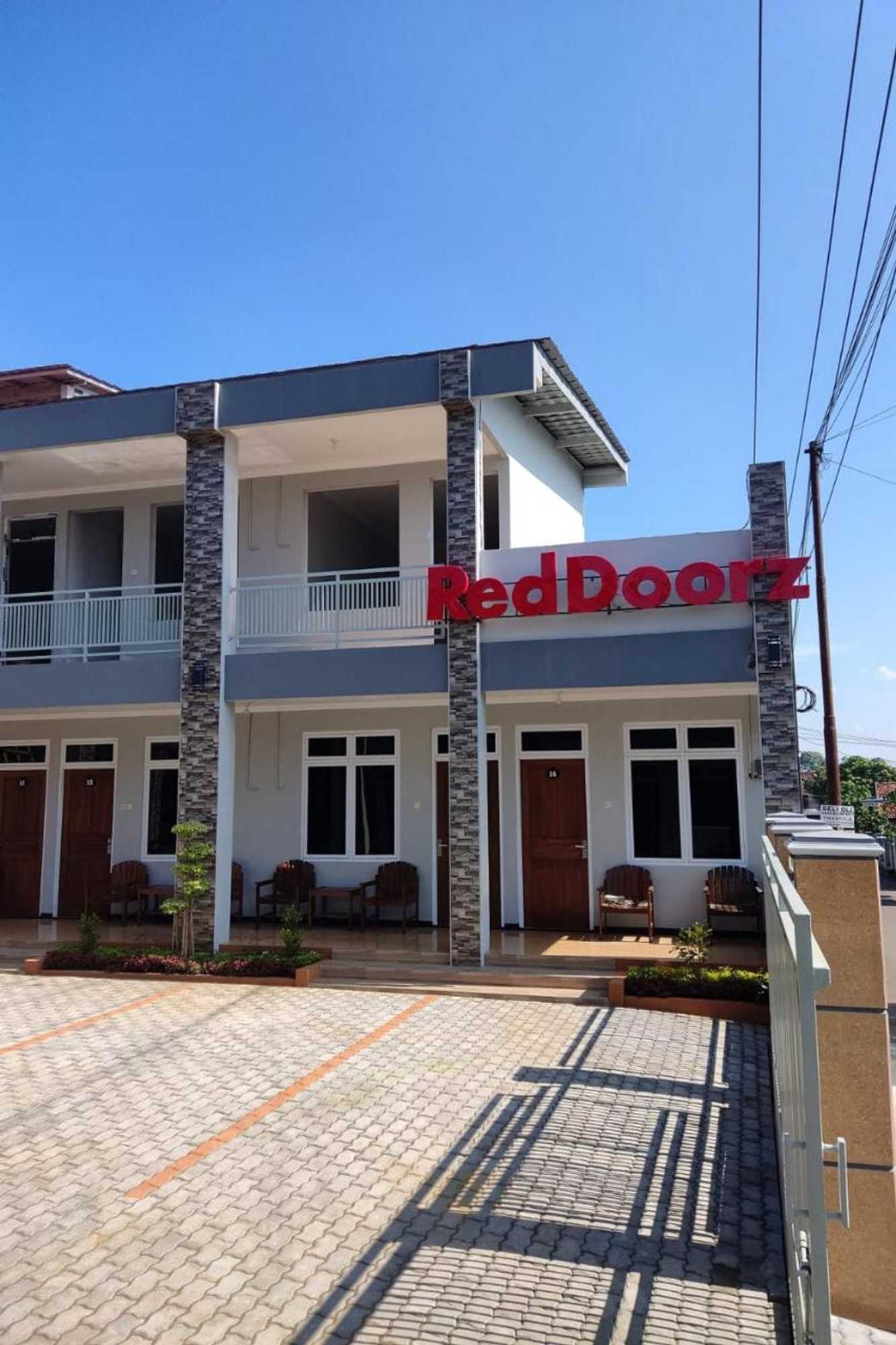 Gift card for Reddoorz Syariah Near Alun Alun Purwokerto 2 Gift card for Reddoorz Syariah Near Alun Alun Purwokerto 2