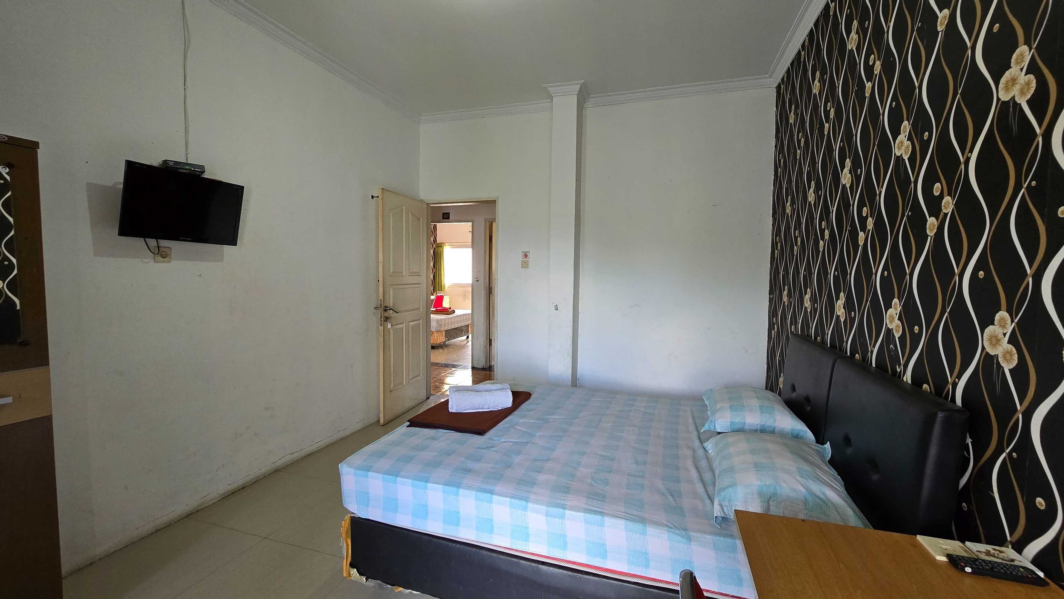 Gift card for Oyo 338 Guest House Omah Manahan Syariah Gift card for Oyo 338 Guest House Omah Manahan Syariah