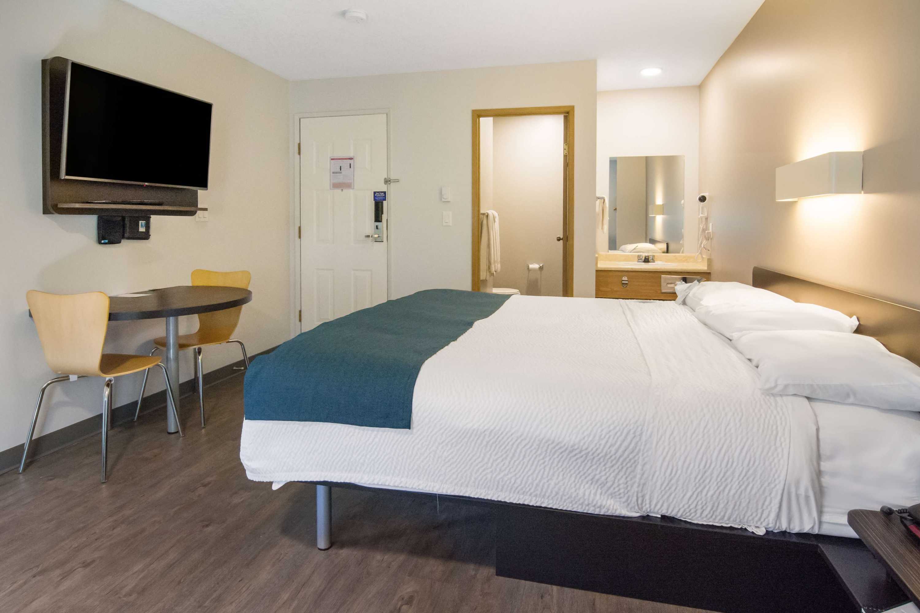 Gift card for Motel 6 Saanichton, BC - Victoria Airport Gift card for Motel 6 Saanichton, BC - Victoria Airport