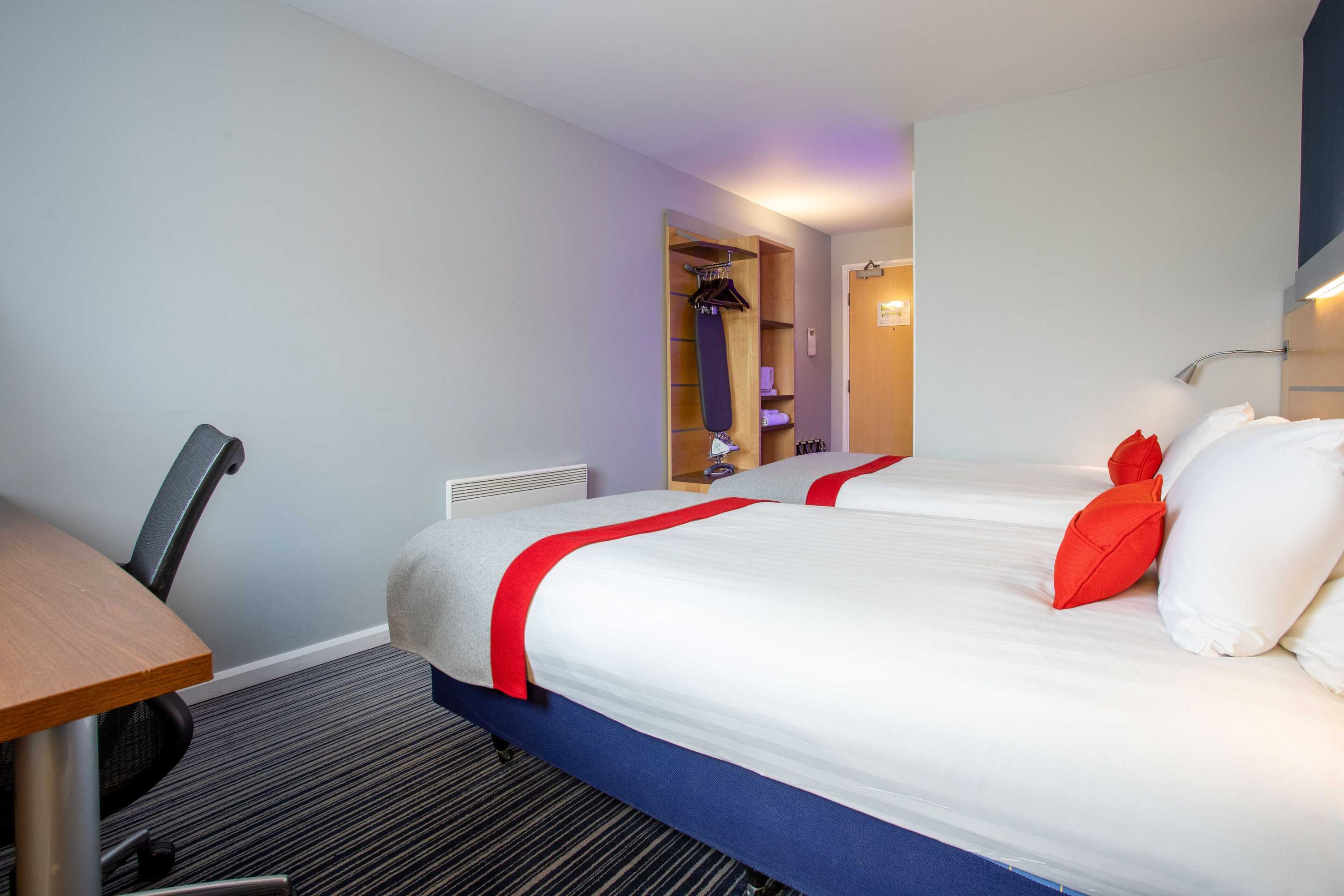 Gift card for Holiday Inn Express Dunfermline by Ihg Gift card for Holiday Inn Express Dunfermline by Ihg