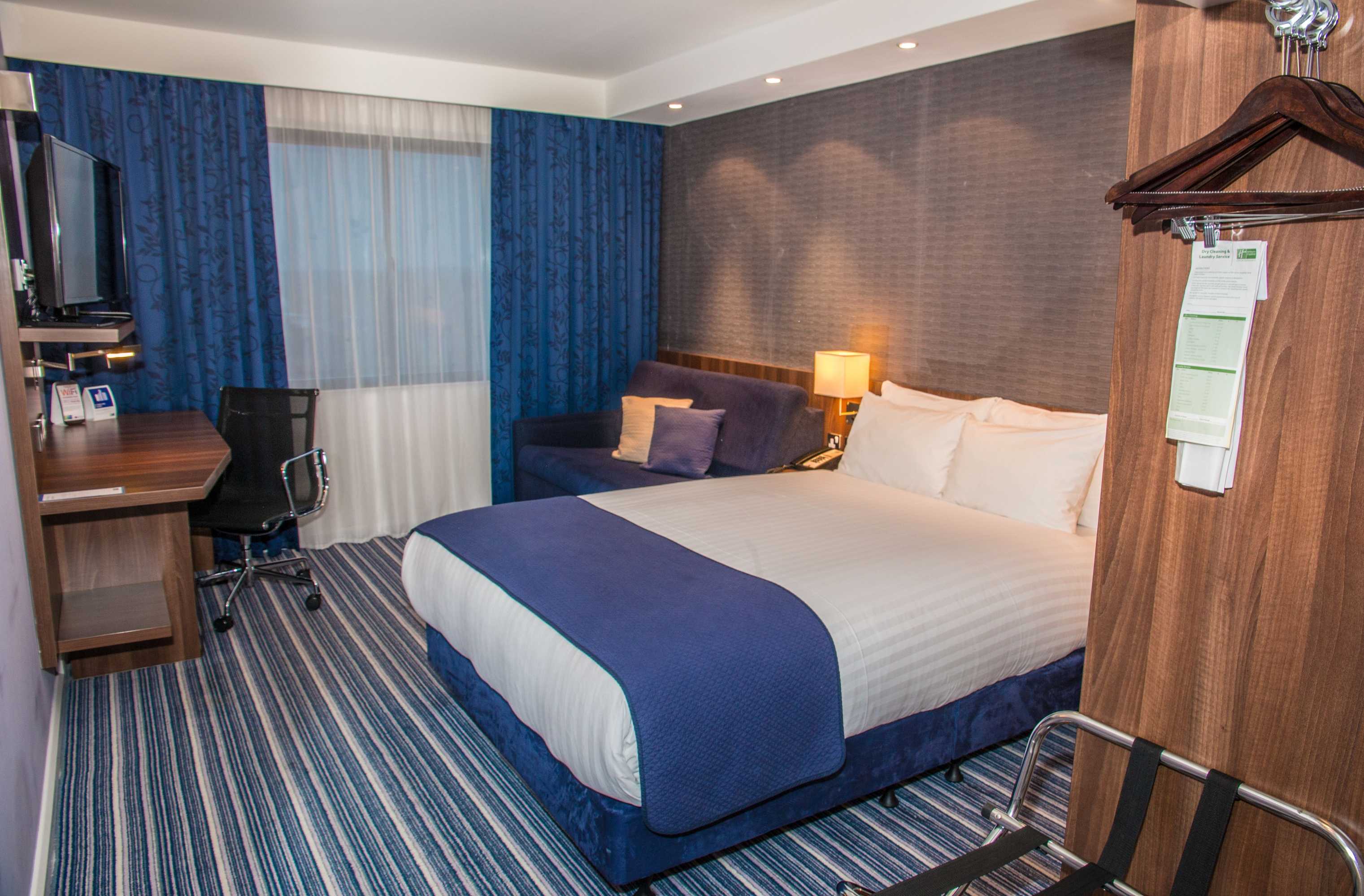 Gift card for Holiday Inn Express London Heathrow T5 by Ihg Gift card for Holiday Inn Express London Heathrow T5 by Ihg