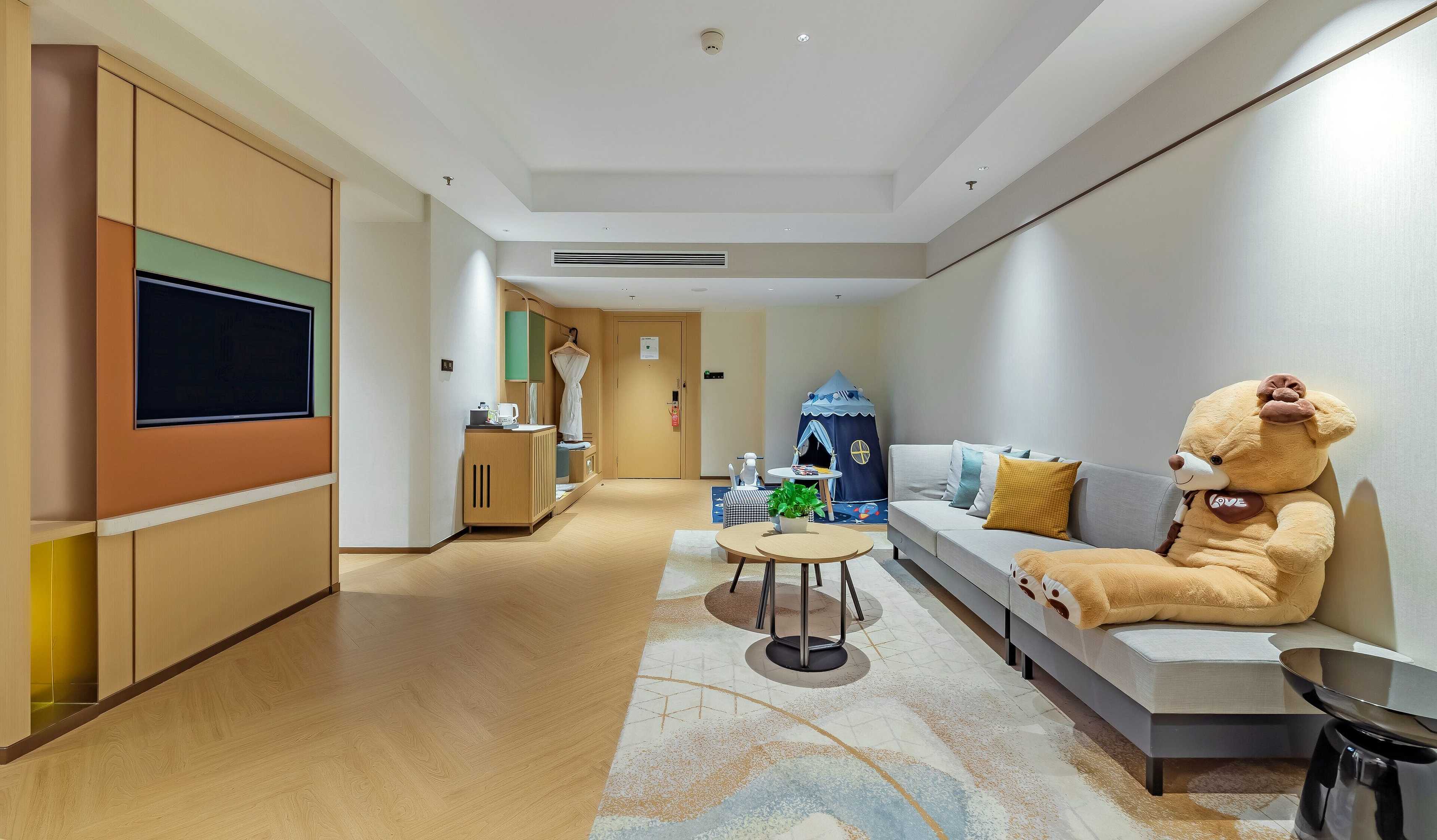 Gift card for Holiday Inn Chongqing Guanyinqiao by Ihg Gift card for Holiday Inn Chongqing Guanyinqiao by Ihg