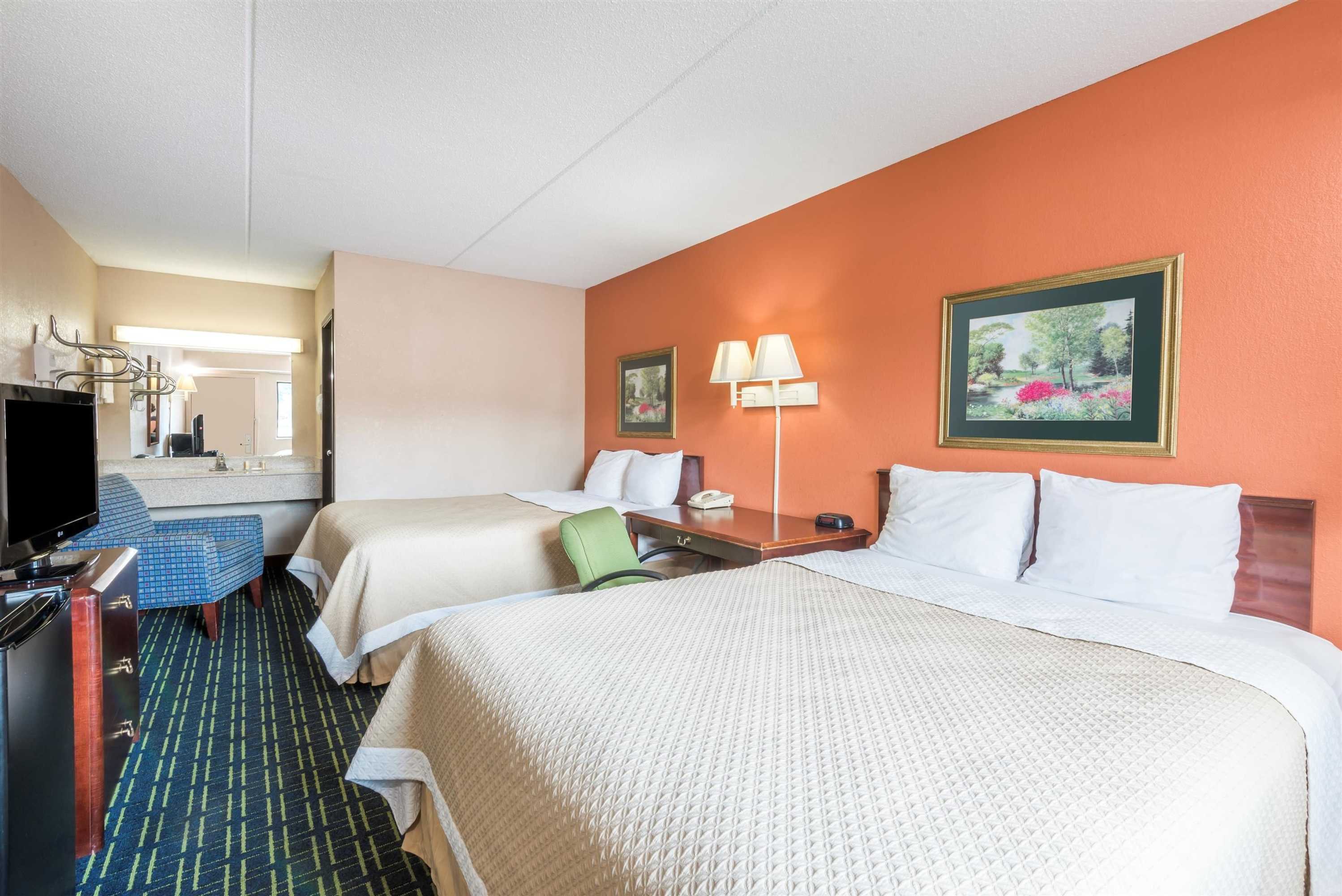 Gift card for Days Inn by Wyndham Pittsburgh-Harmarville Gift card for Days Inn by Wyndham Pittsburgh-Harmarville