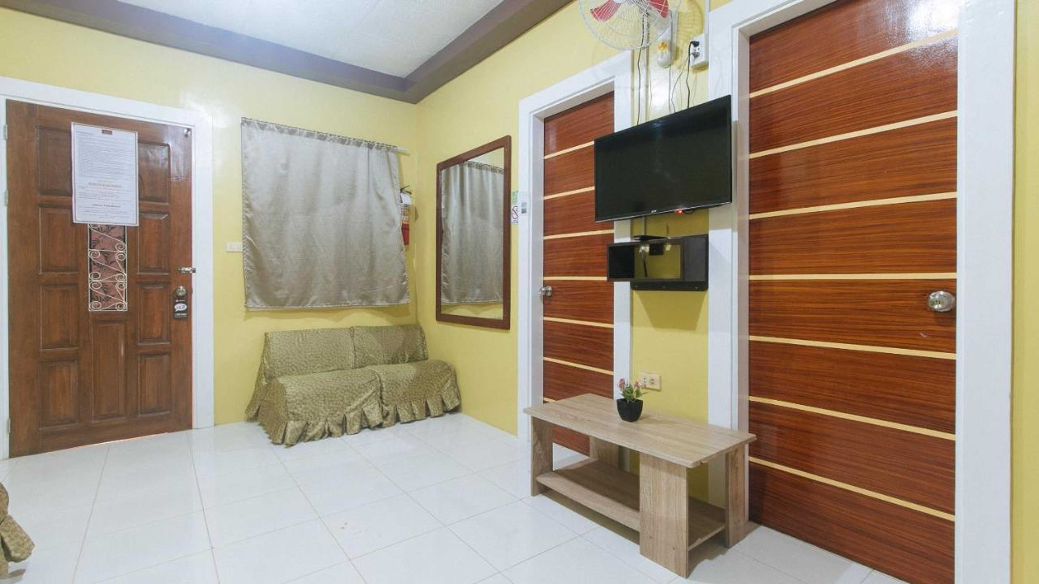 Gift card for Oyo 702 Queens Hometel